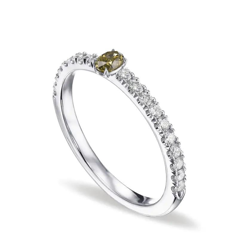 0.74 carat Fancy Grayish Yellowish Green Chameleon Diamond Oval cut on Diamond White Gold 18K Ring.
Size upon request.