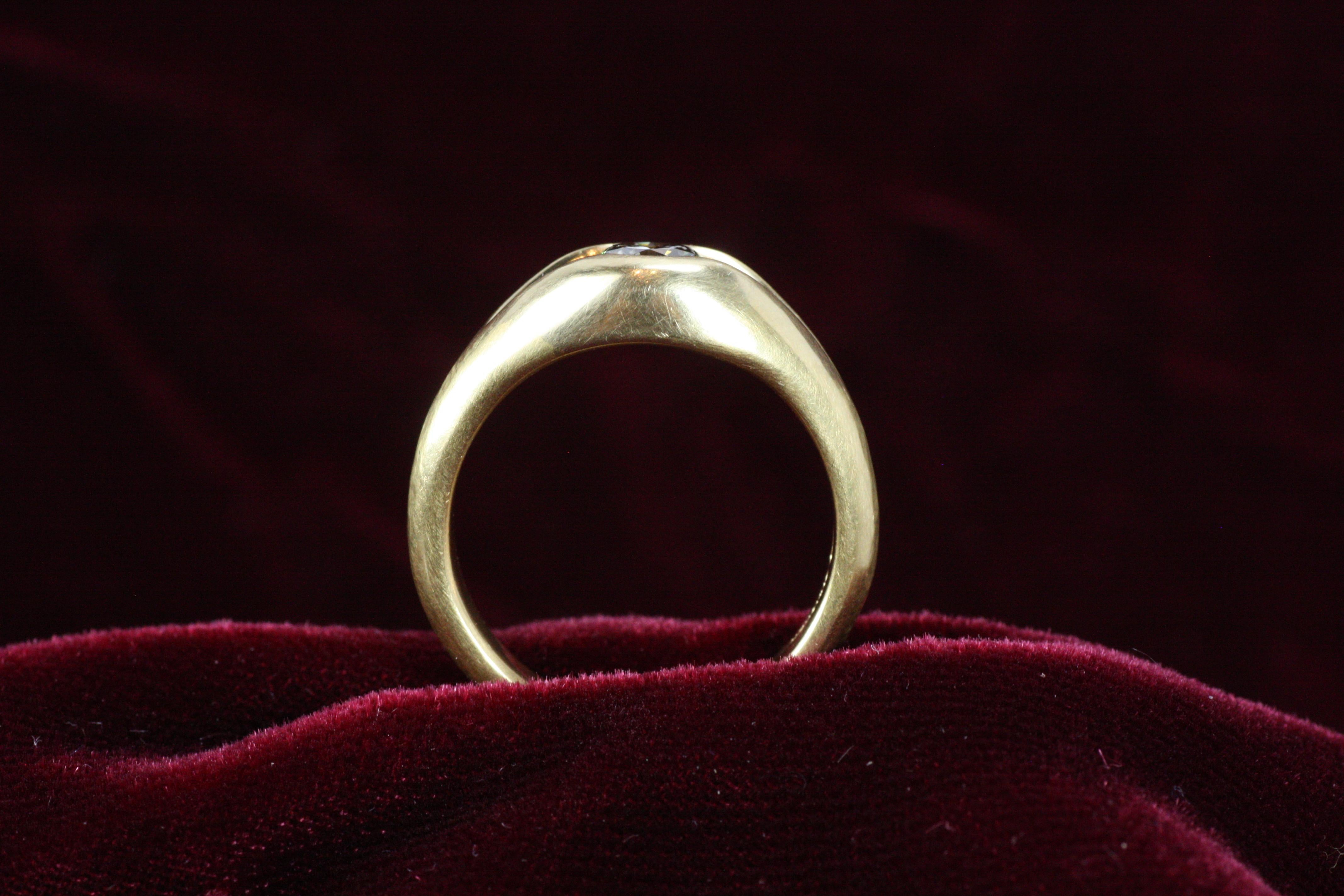 0.74 Carat Split-Shank 22K Solitaire Engagement Ring Natural Round Diamond In New Condition For Sale In Santa Monica, CA