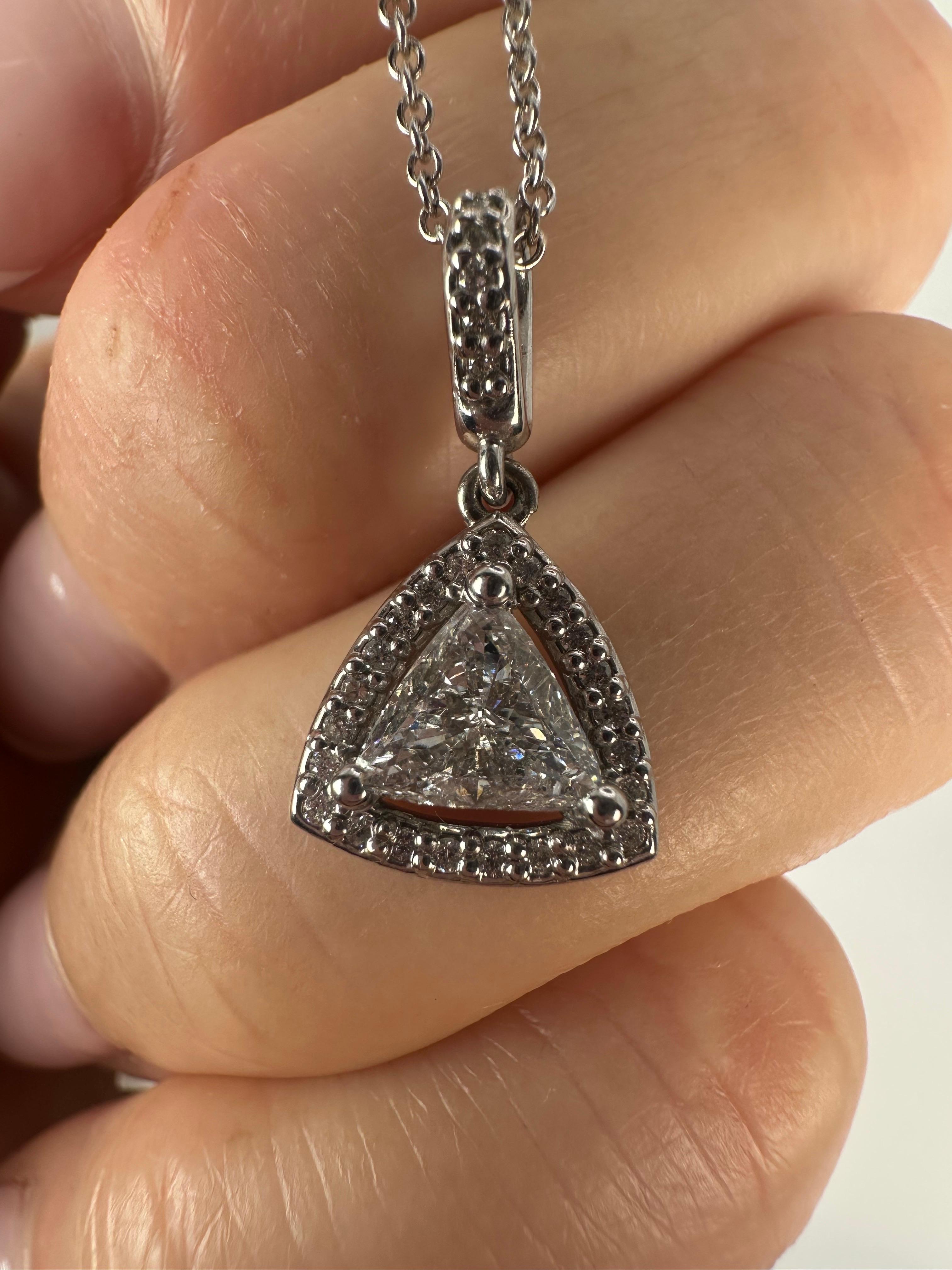 0.74 carats Trillion Diamond pendant necklace 14KT gold Valentines day gift For Sale 3