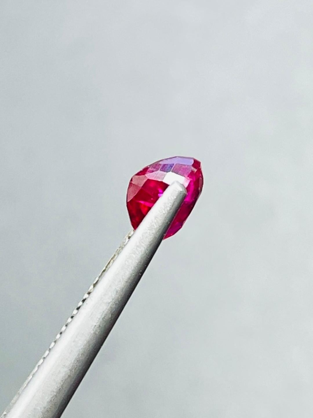 0,74 carati certificati ICA Nature  Gemma del colore del sangue di piccione di Birmania in vendita 1