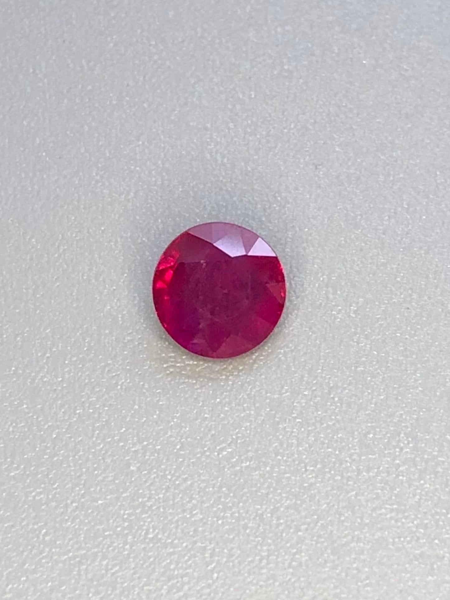 0.74 Ct AIGS Certified Natural Ruby Pigeon Blood  color Unheated Gemstone In New Condition For Sale In bangkok, TH