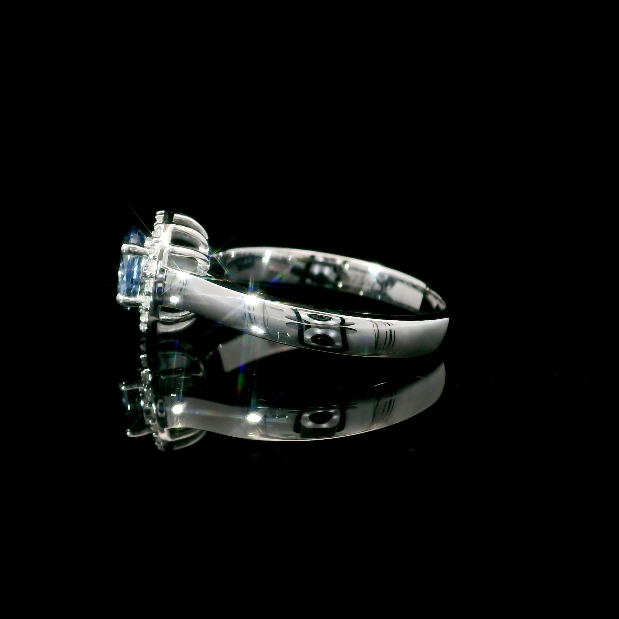 0.74 Sapphire ring For Sale 1