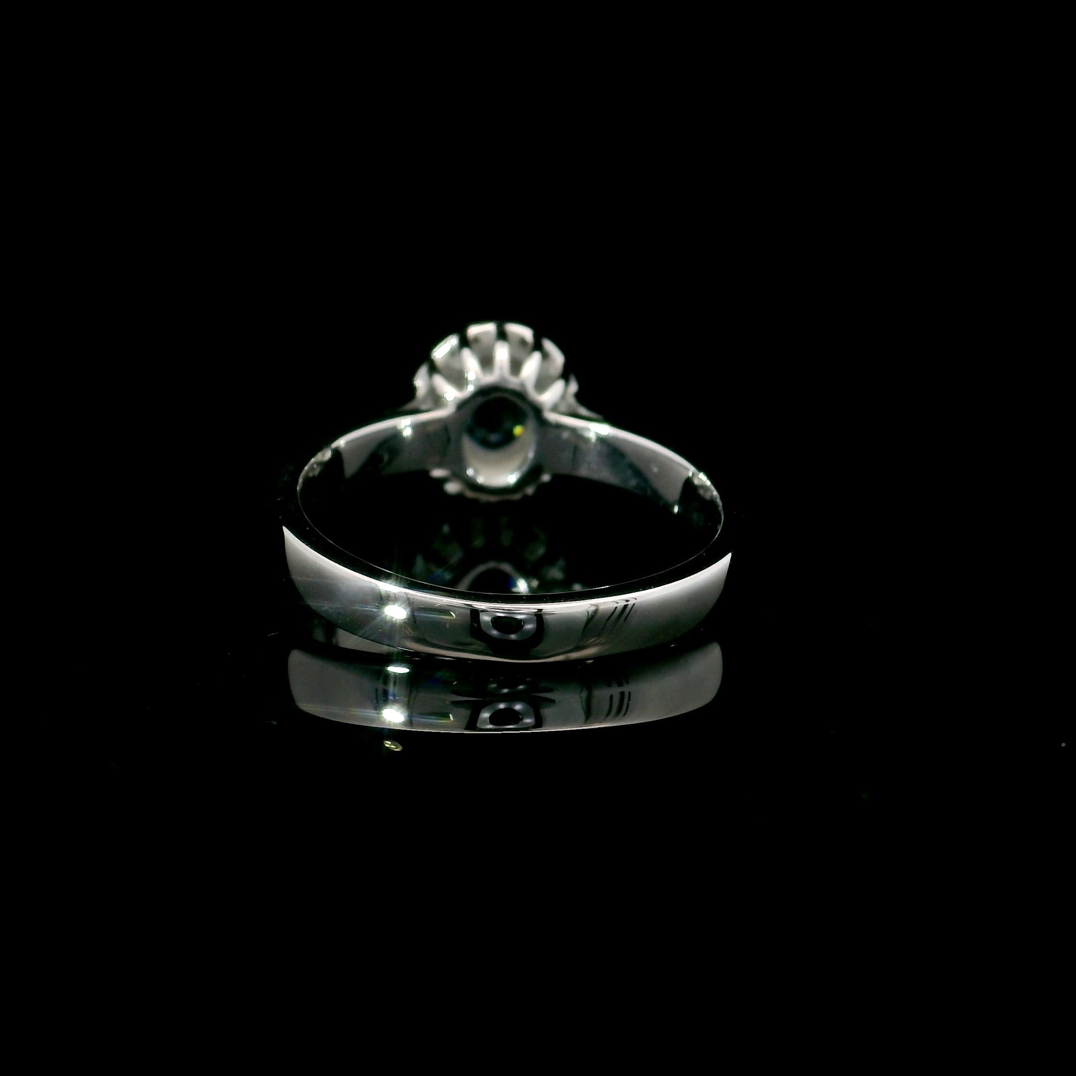 0.74 Sapphire ring For Sale 2