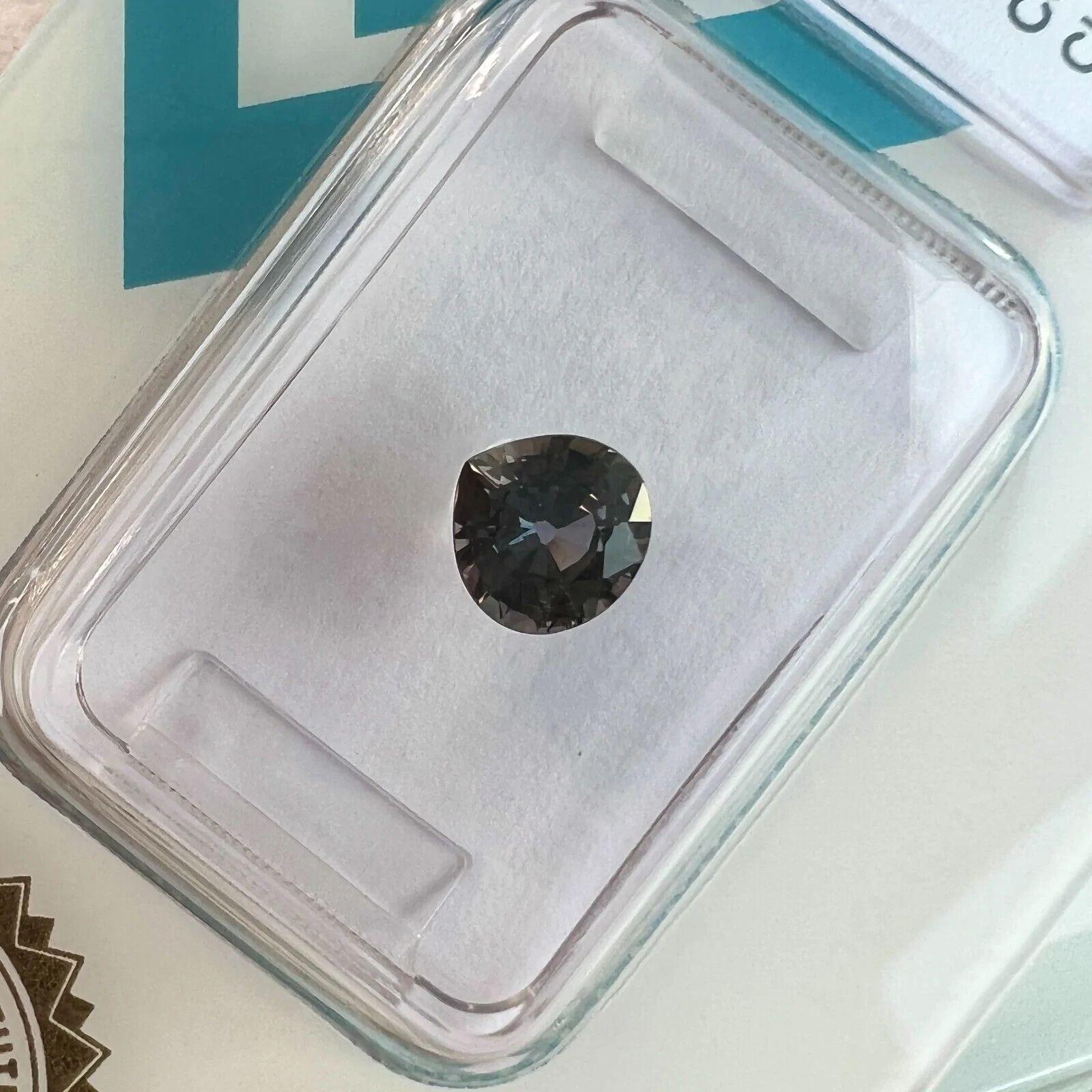 Saphir bleu violet non traité et perle non chauffée certifiée IGI, de 0,74 carat Unisexe en vente