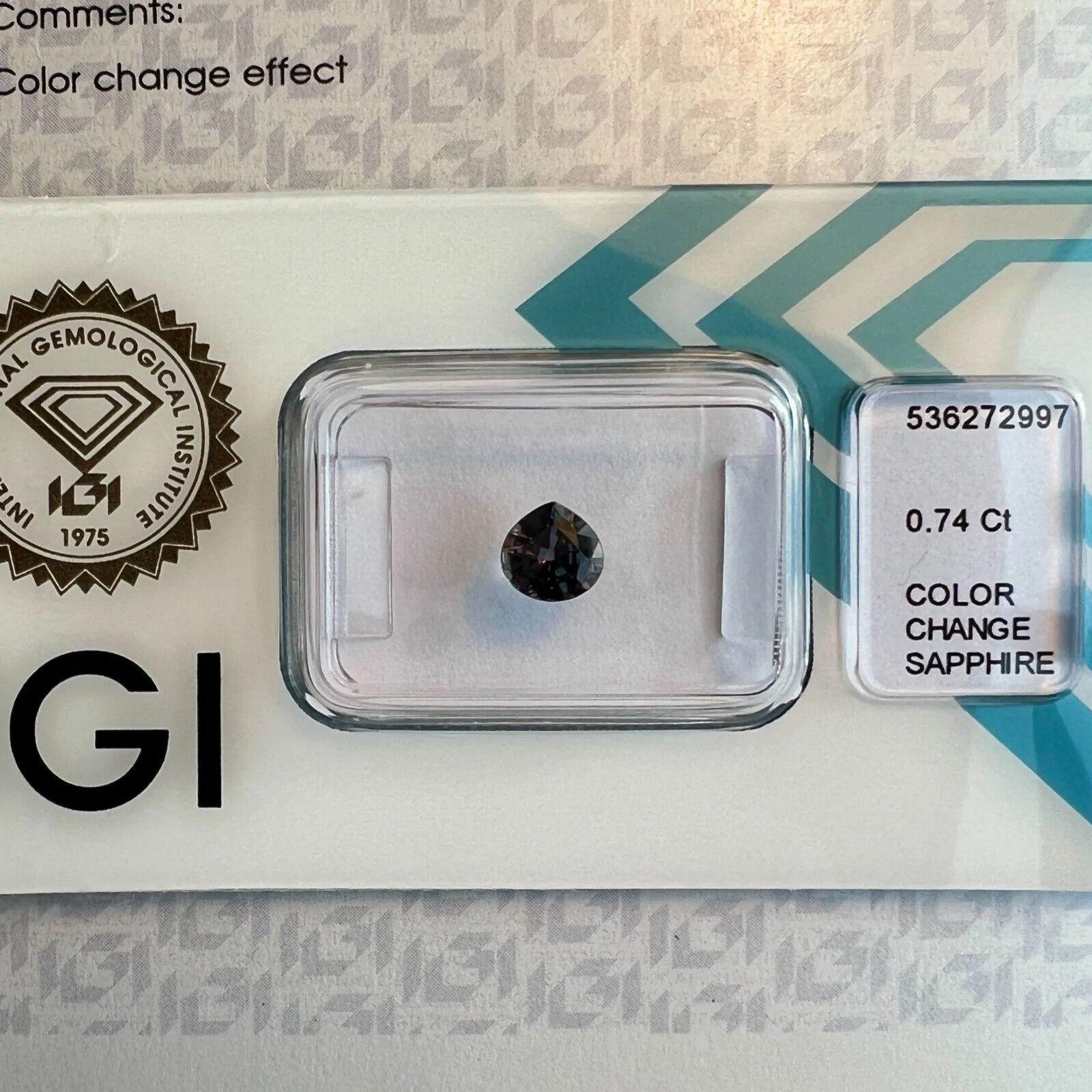 Saphir bleu violet non traité et perle non chauffée certifiée IGI, de 0,74 carat en vente 3