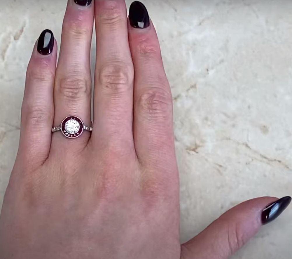Round Diamond Platinum Engagement Ring (Approx 0.70-Carats) Diamond Halo In Excellent Condition For Sale In New York, NY