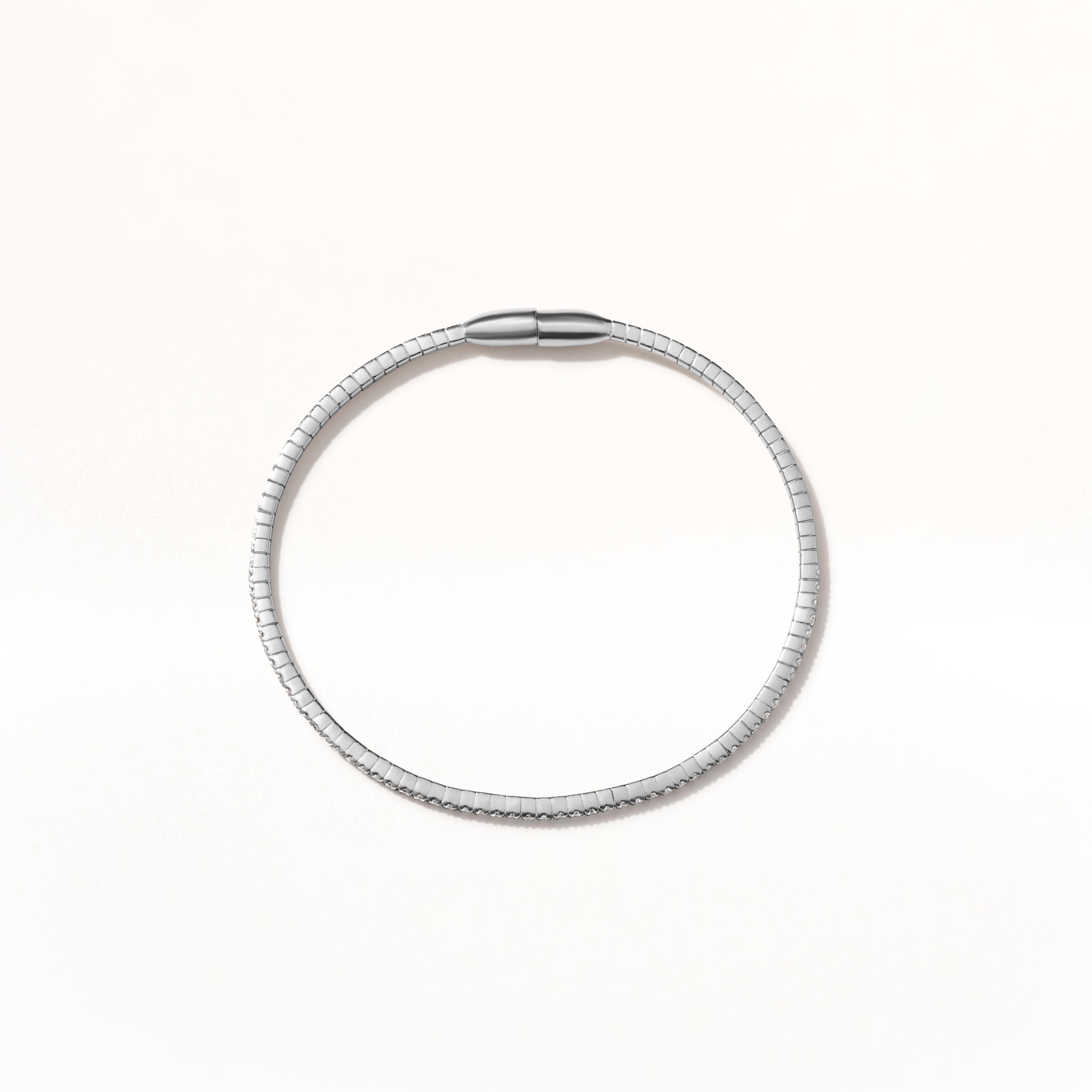Round Cut 0.75 Cttw. Diamond Flex Tennis Bangle Bracelet in White Gold W/Magnetic Clasp For Sale