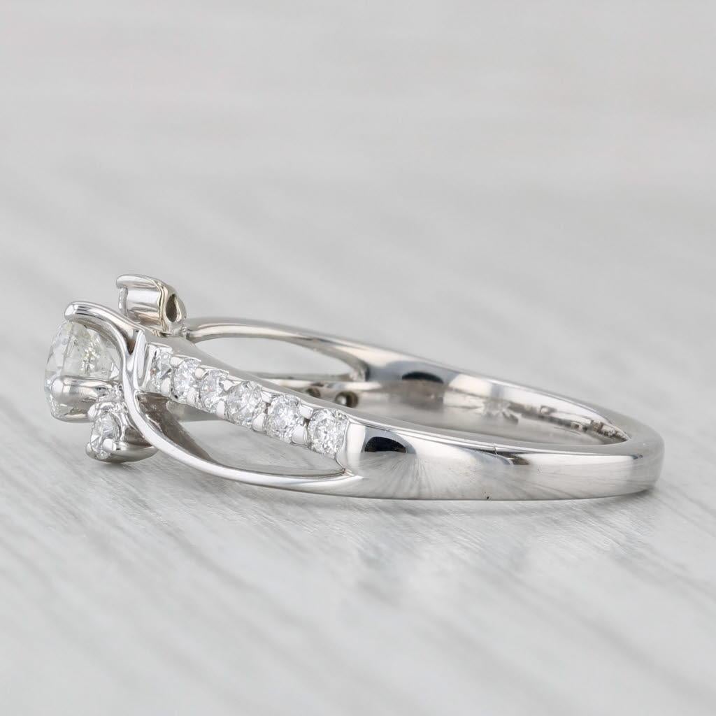 Informations sur les pierres précieuses :
- Diamant naturel -
Carats - 0.36ct 
Taille - Brilliante ronde
Couleur - H - I
Clarté - SI2 

- Diamants naturels -
Total des carats - 0.38ctw
Taille - Brilliante ronde
Couleur - G - H
Clarté - I1 

Métal :
