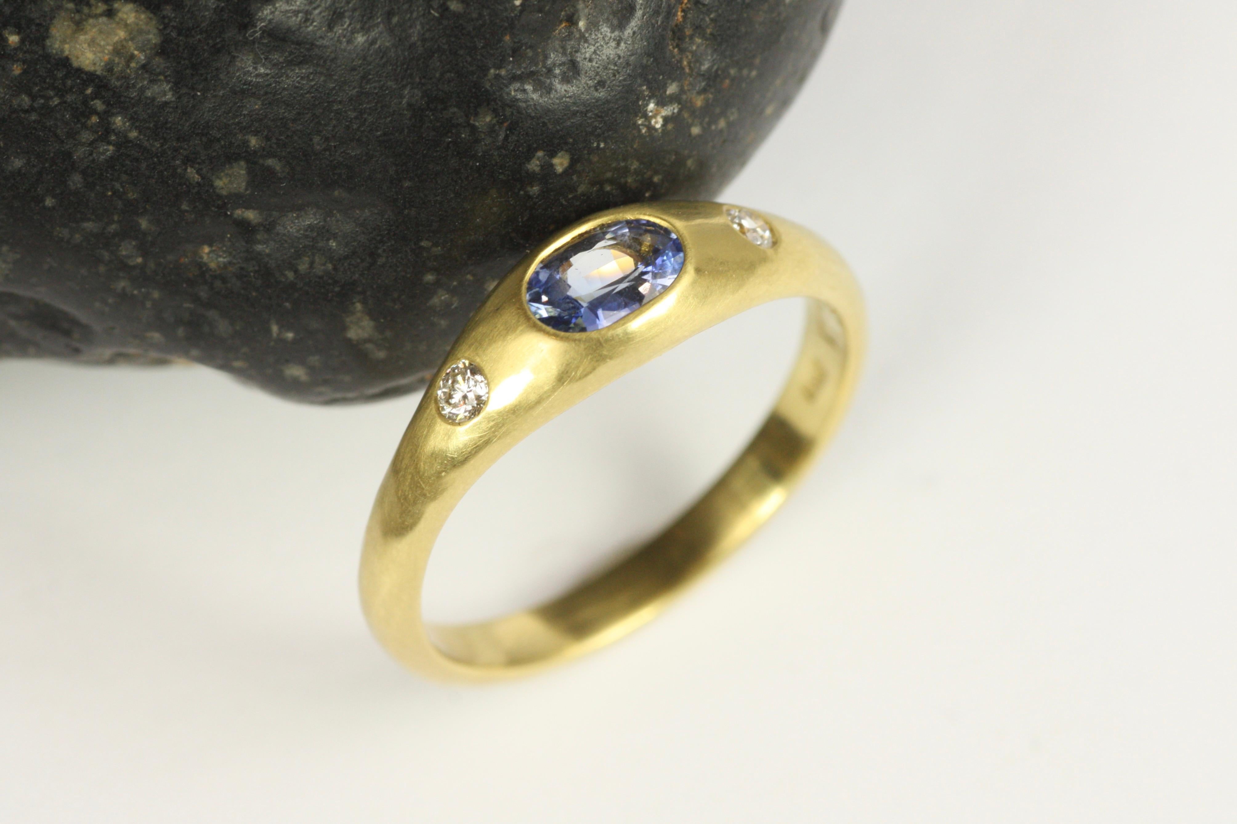 Anello Gypsy con zaffiro blu di Ceylon e diamanti da 0,75 carati in oro californiano 20 carati in vendita 3