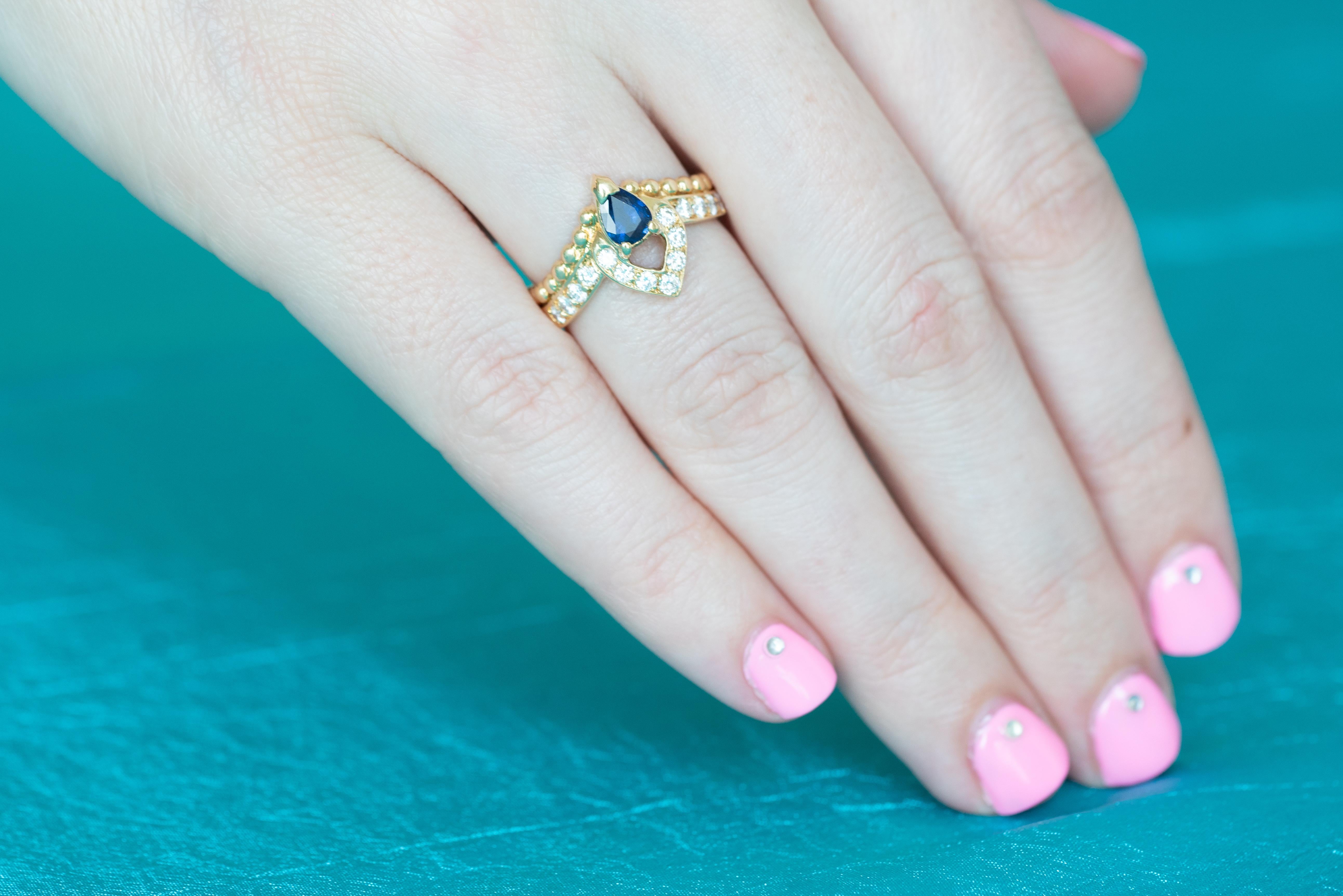 0.75 Carat Diamond and Sapphire 18 Karat Yellow Gold Ring 6