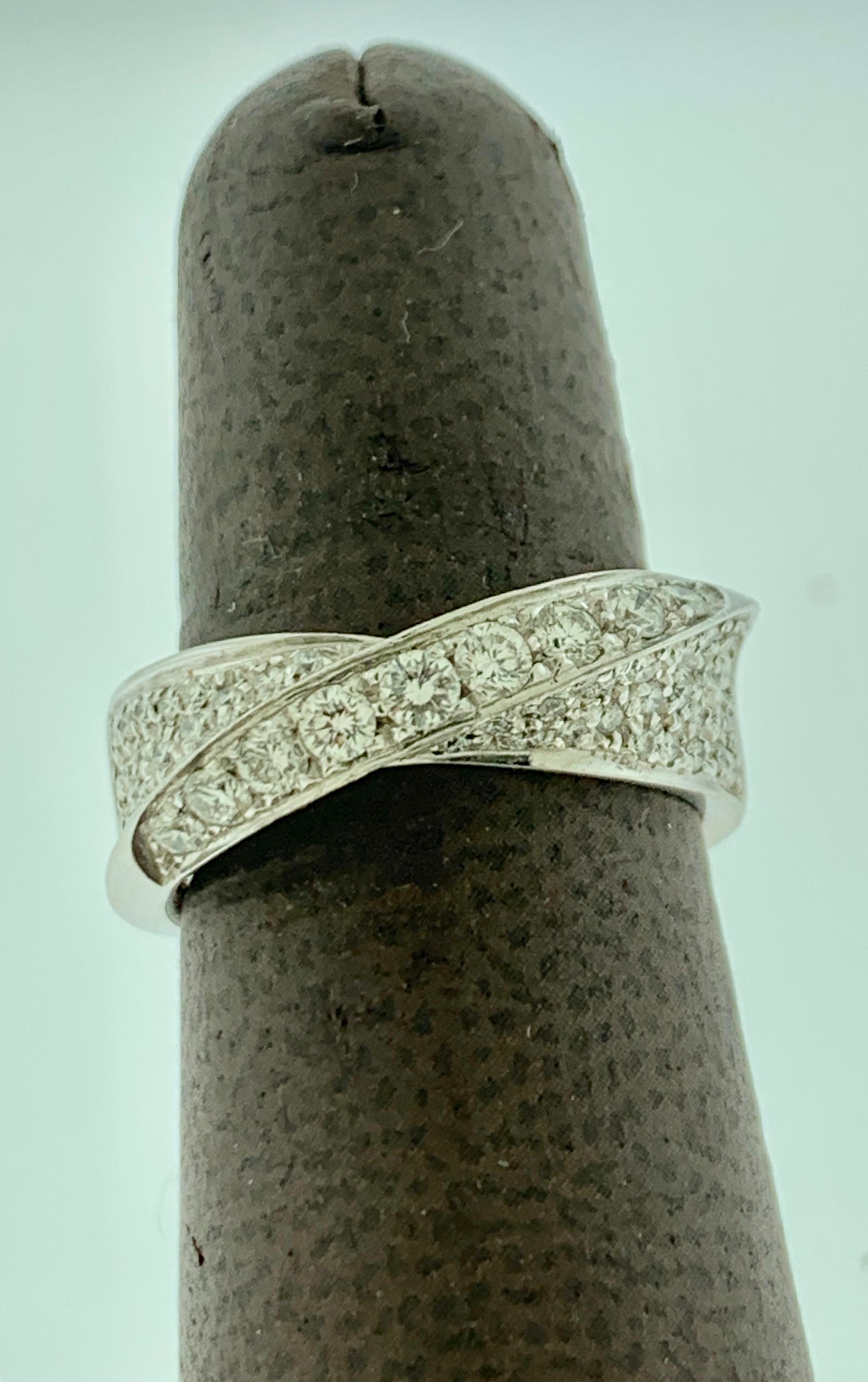 Round Cut 0.75 Carat Diamond Engagement Band 18 Karat Gold Ring by Designer Salvini For Sale