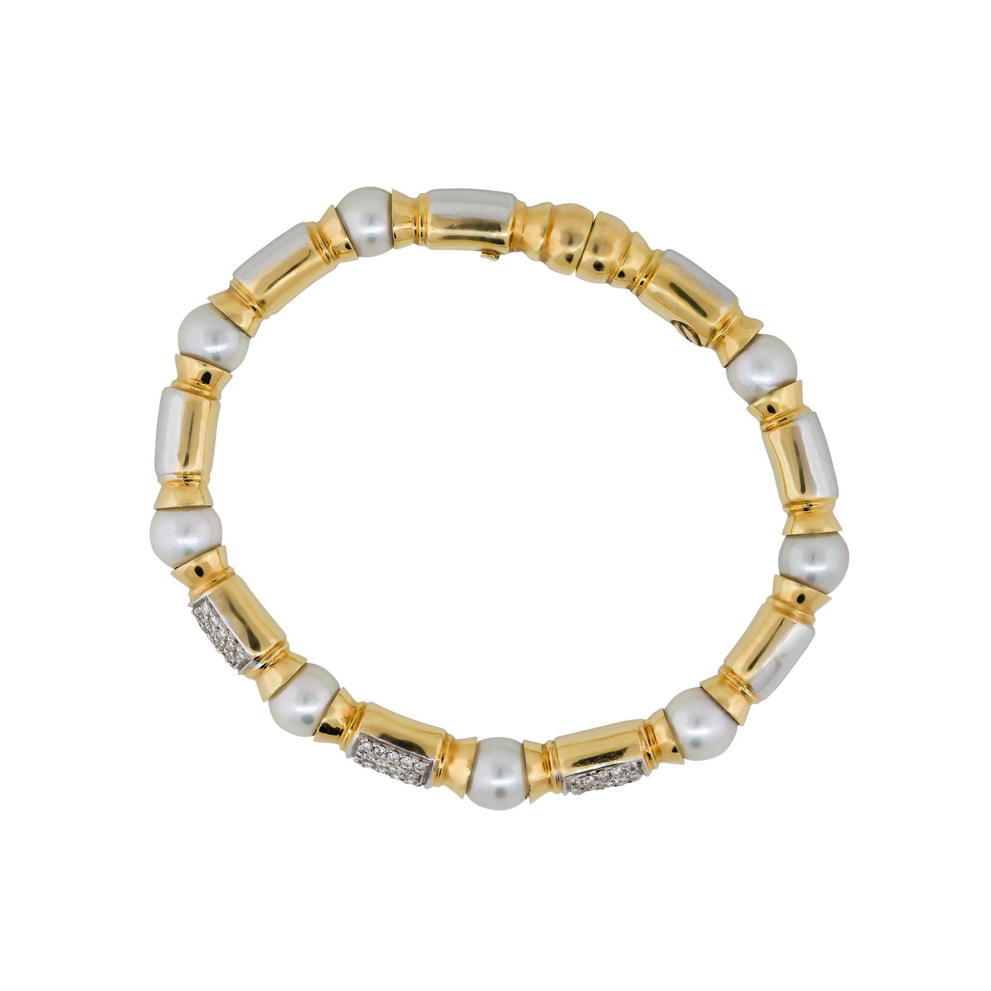 Bracelet manchette ouvert en or 18 carats avec perles et diamants de 0,75 carat, en stock Excellent état - En vente à Boca Raton, FL