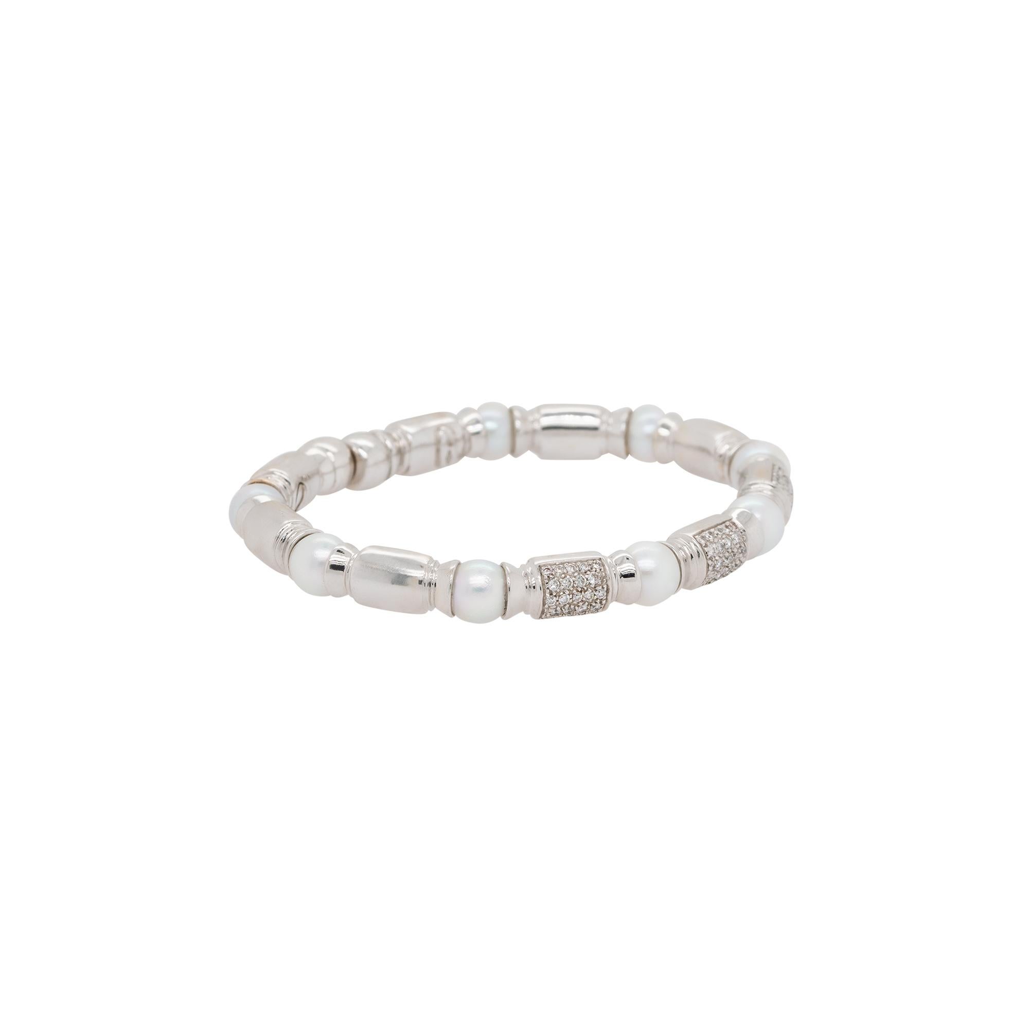 Taille ronde Bracelet manchette ouvert en or 18 carats avec diamants et perles de 0,75 carat en vente