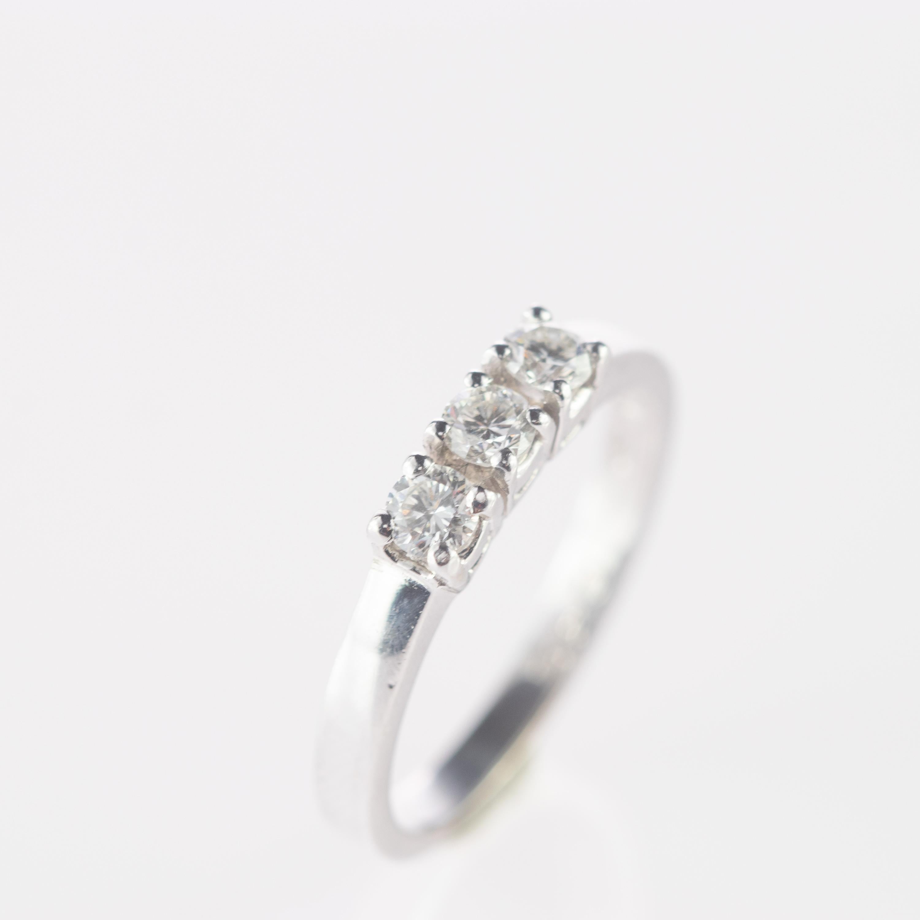 Radiant Cut 0.75 Carat Diamond Radiant Line Band 18 Karat Gold Wedding Engagement Ring For Sale