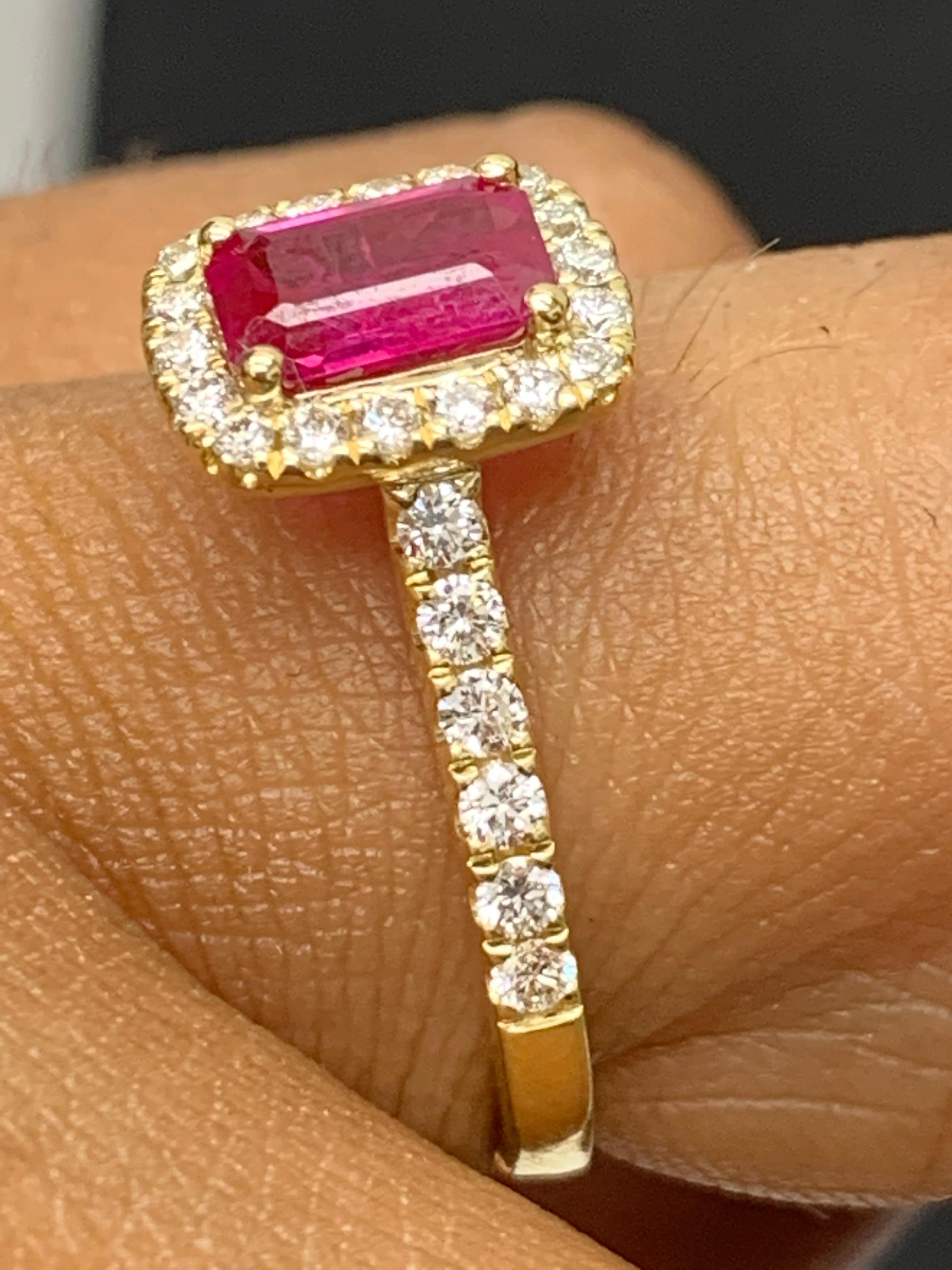 0.75 Carat Emerald Cut Ruby Diamond Engagement Ring in 18K Yellow Gold (Bague de fiançailles en or jaune 18K) en vente 6