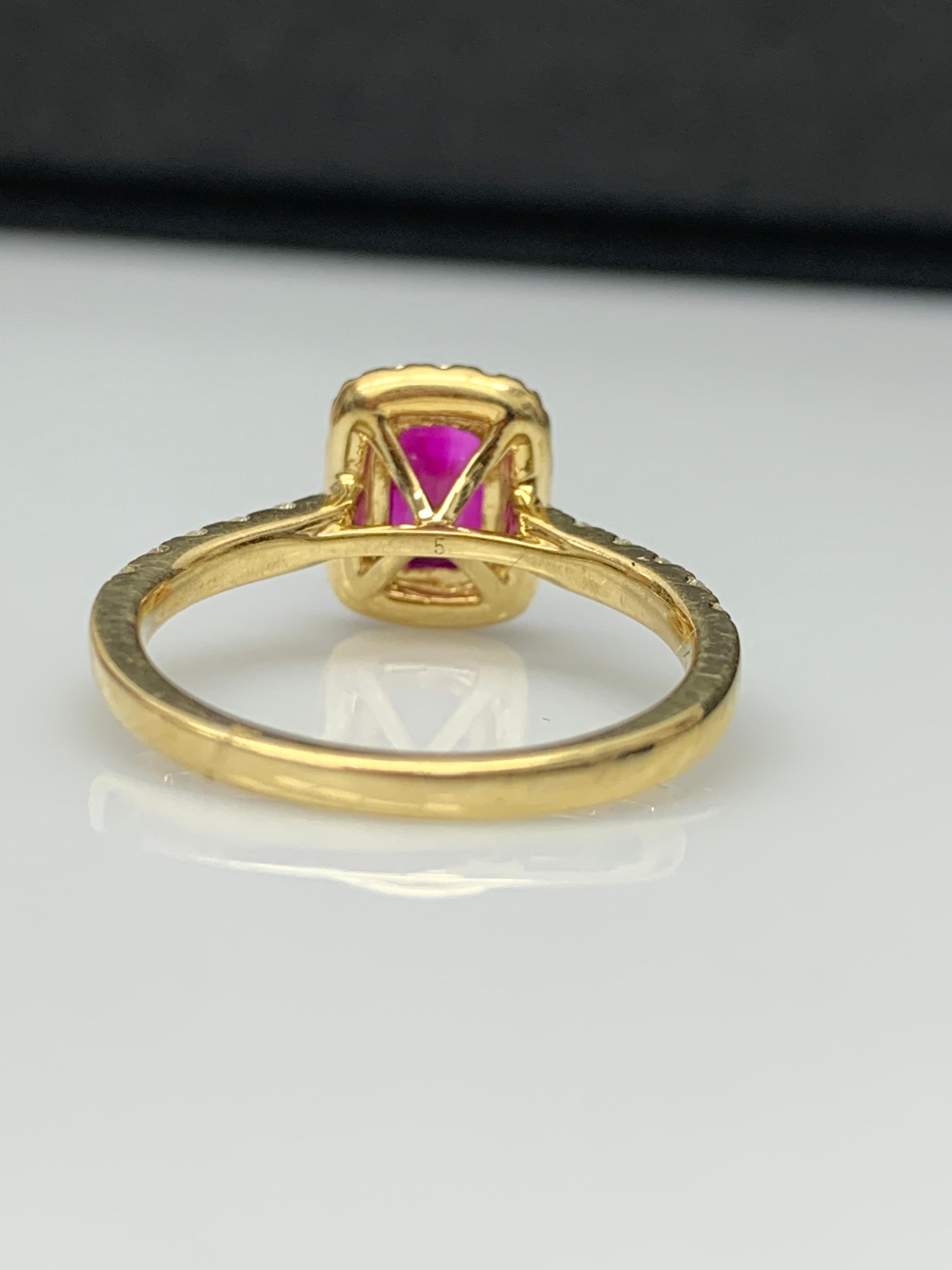 Taille émeraude 0.75 Carat Emerald Cut Ruby Diamond Engagement Ring in 18K Yellow Gold (Bague de fiançailles en or jaune 18K) en vente