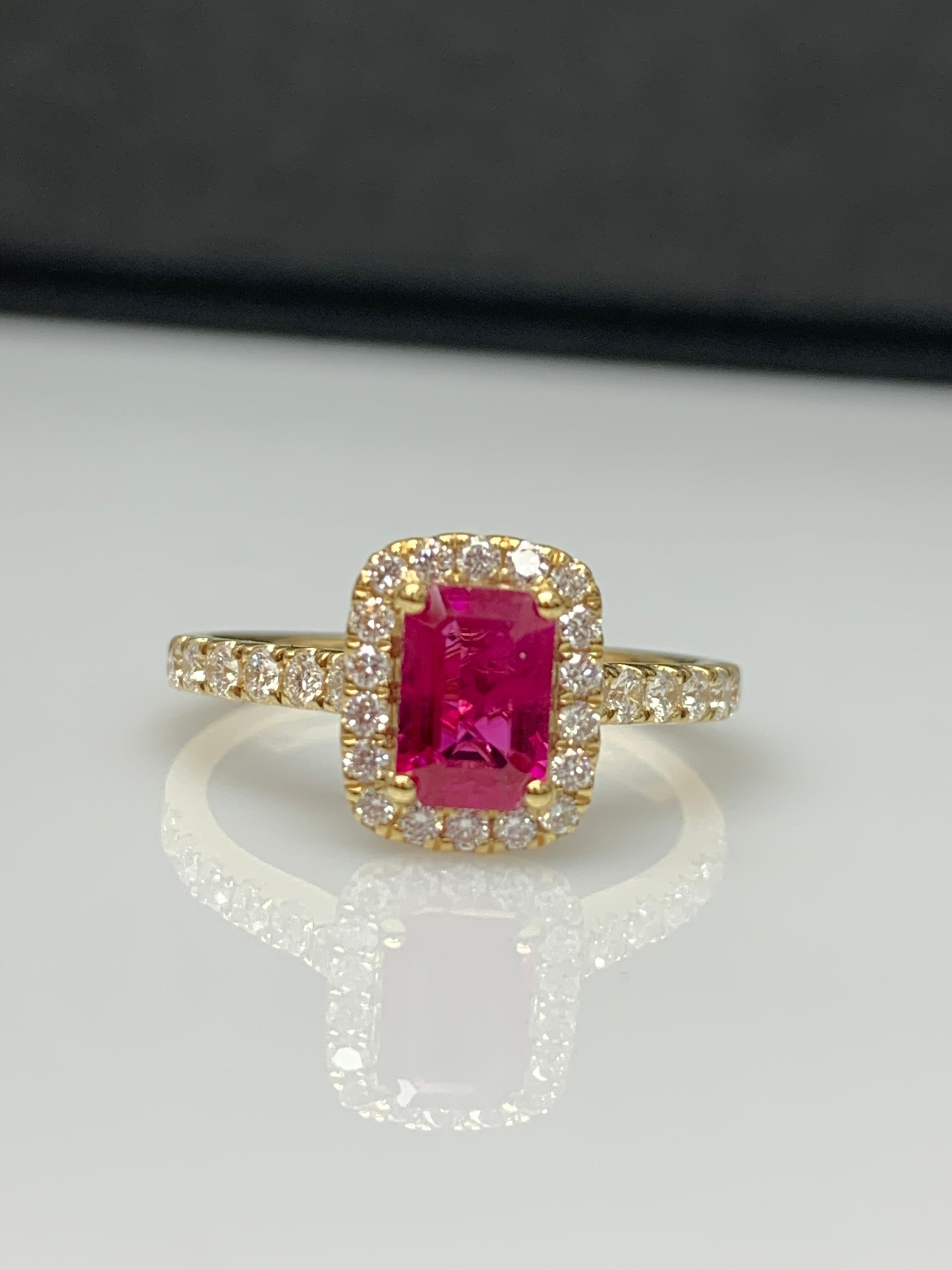 0.75 Carat Emerald Cut Ruby Diamond Engagement Ring in 18K Yellow Gold (Bague de fiançailles en or jaune 18K) en vente 2