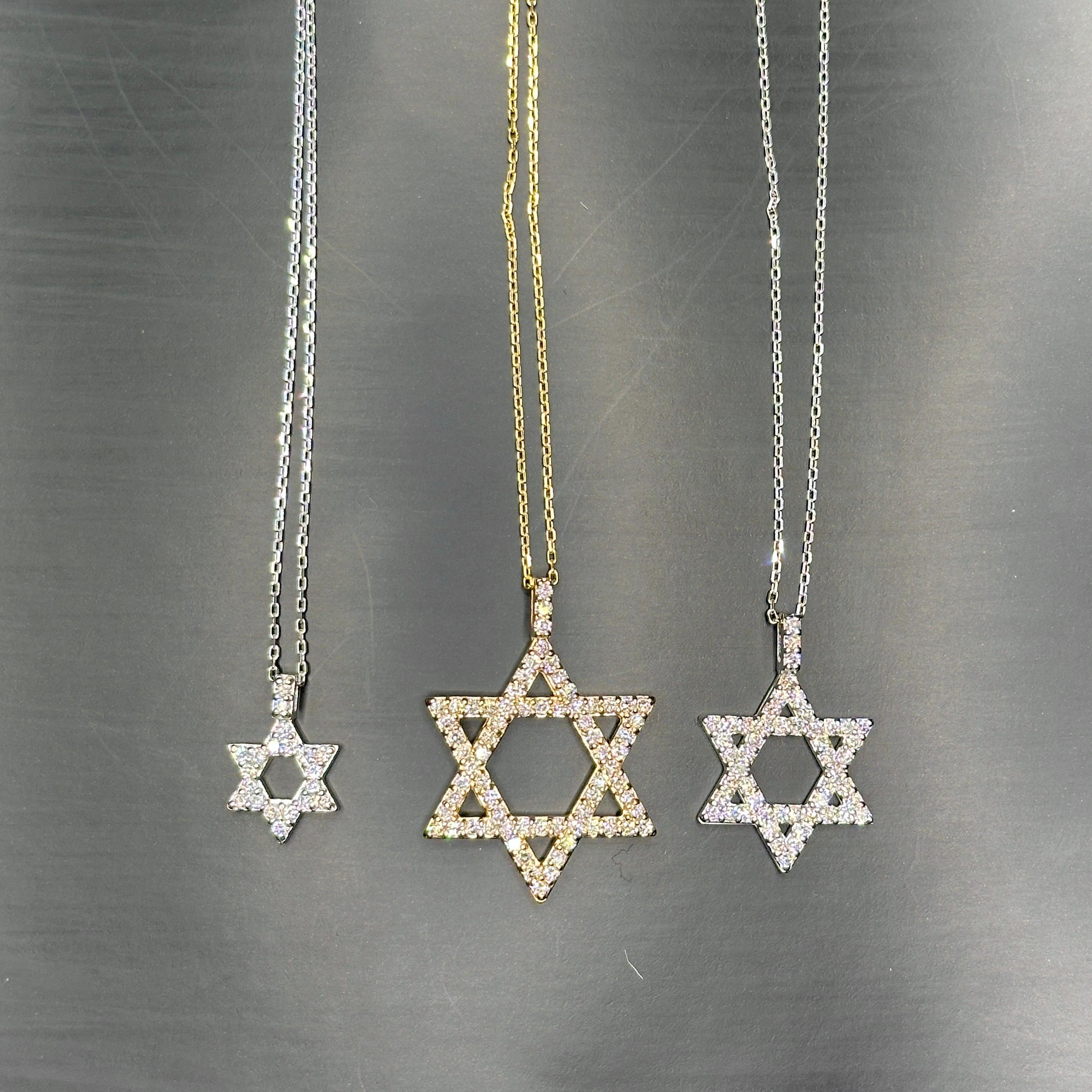 Taille ronde Collier avec pendentif en or blanc 14 carats et diamant étoilé juif de 0,75 carat en vente