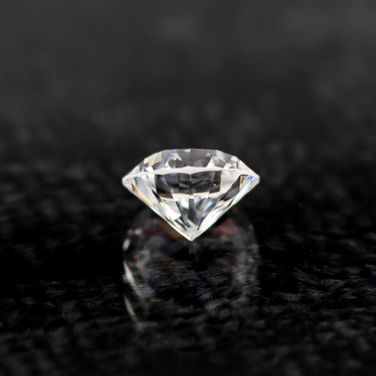 Women's or Men's 0.75 Carat Loose D / VS2 Round Brilliant Cut Diamond GIA Certified For Sale