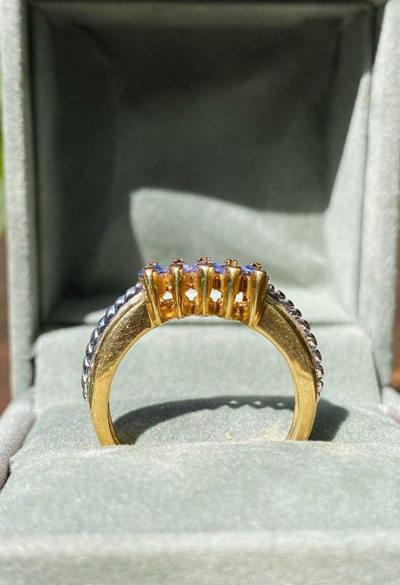 0.75 Carat Marquis-Cut Tanzanite and 14K Yellow Yellow Gold Ring For Sale 2