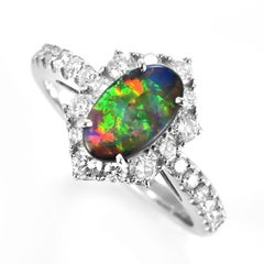 Anello con Opale nero australiano e diamanti da 0.75 carati in platino