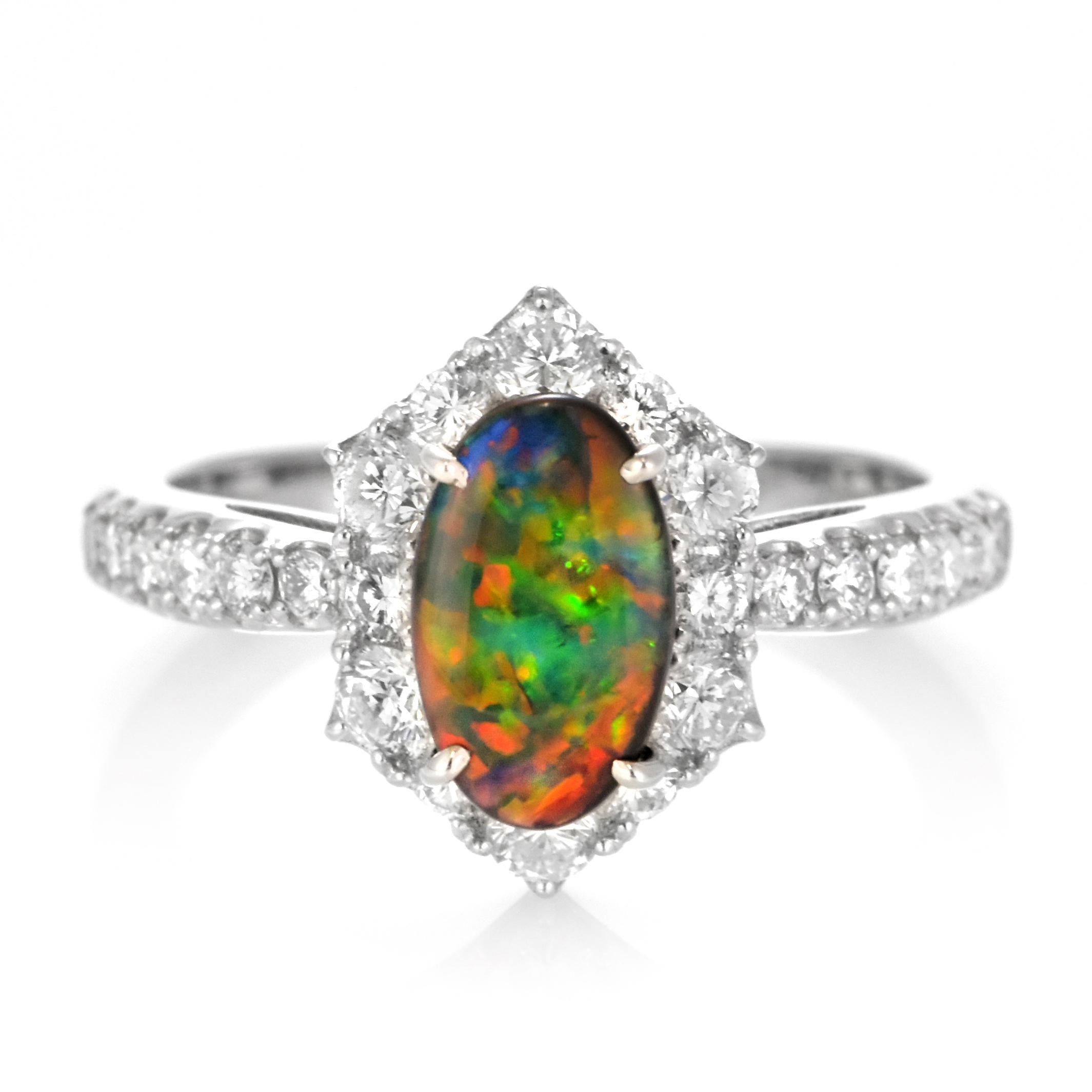 Anello con Opale nero australiano e diamanti da 0.75 carati in platino In condizioni Nuovo in vendita a Tokyo, JP