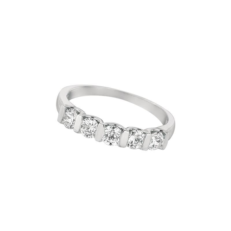 Contemporary 0.75 Carat Natural Diamond 5 Stone Ring Band G SI 14 Karat White Gold For Sale