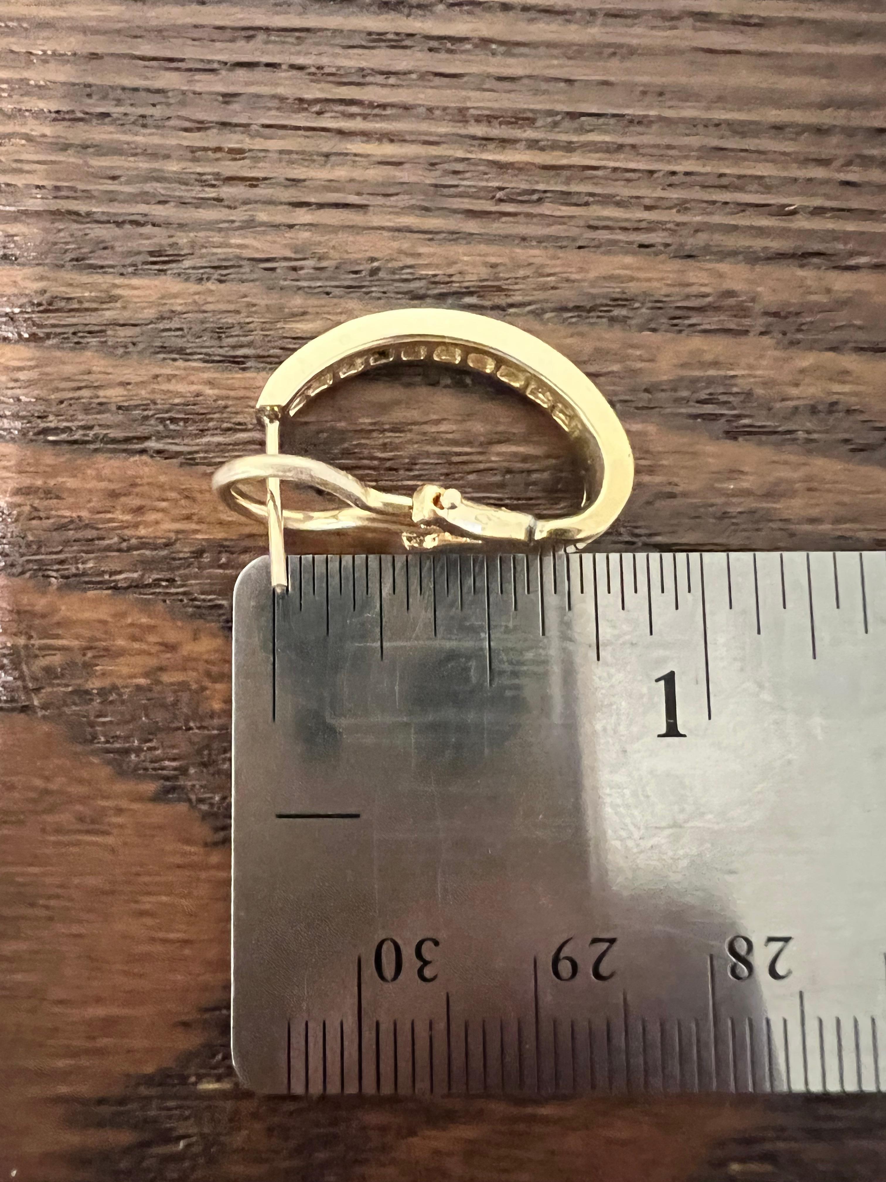 Boucles d'oreilles en or jaune 14 carats serties de diamants naturels de 0,75 carat Neuf - En vente à Los Angeles, CA