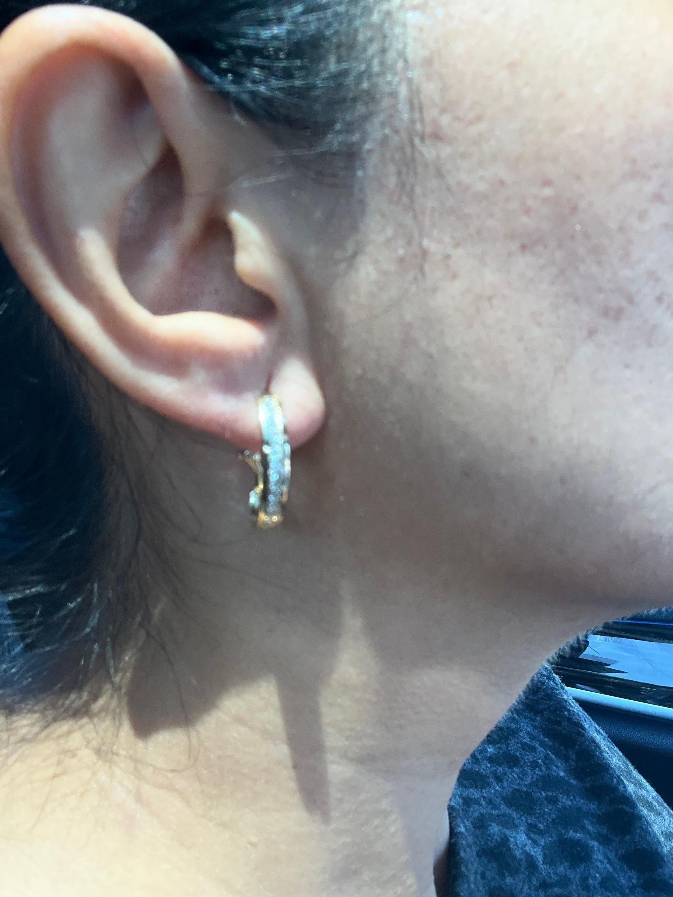 Boucles d'oreilles en or jaune 14 carats serties de diamants naturels de 0,75 carat en vente 1