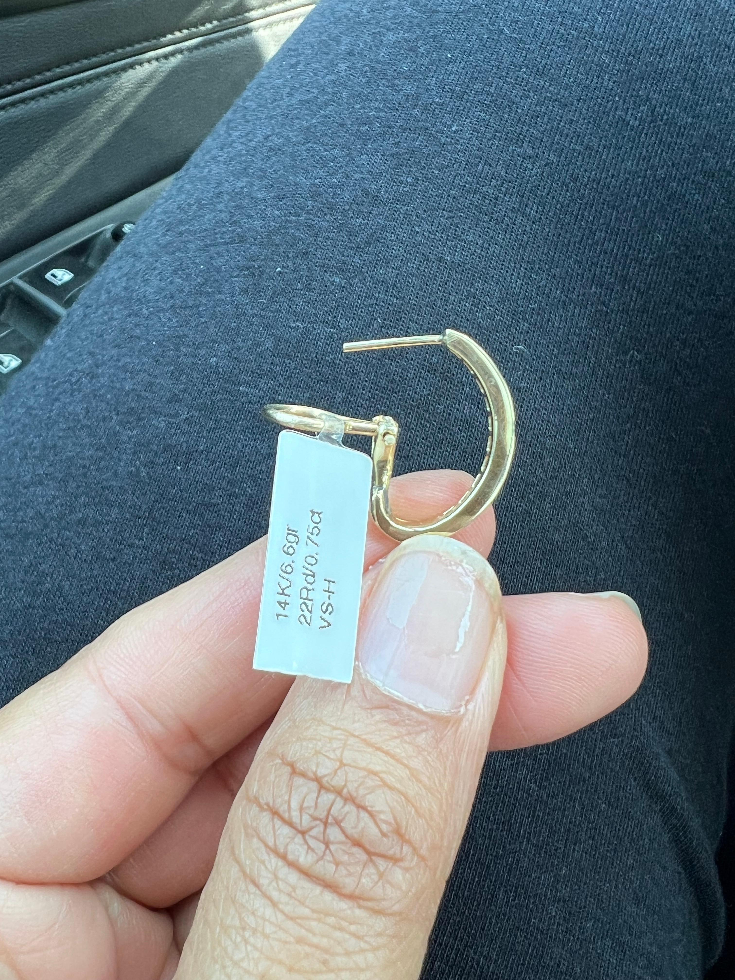 Boucles d'oreilles en or jaune 14 carats serties de diamants naturels de 0,75 carat en vente 3