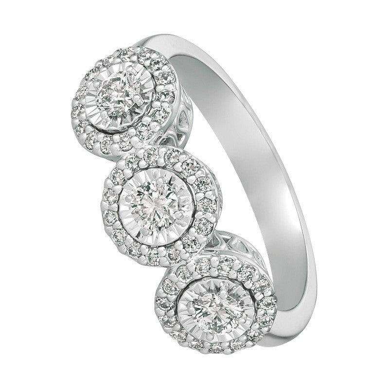 For Sale:  0.75 Carat Natural Diamond Ring G-H SI Set in 14 Karat White Gold 4