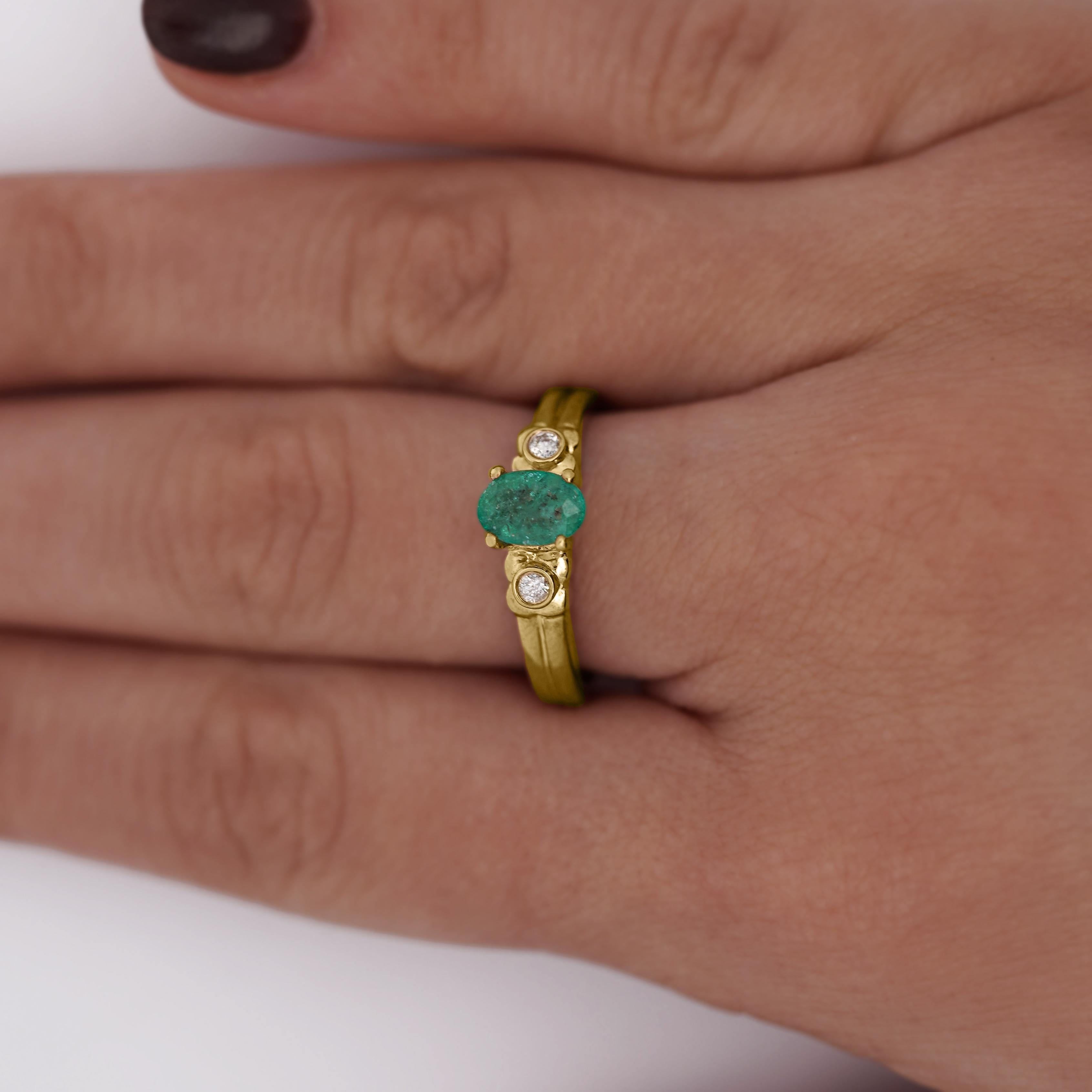 0.75 Carat Oval Cut Emerald & Diamond 3 Stone 14k Ring For Sale 3