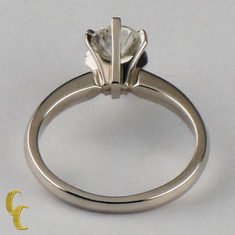 Bague de fiançailles solitaire en platine avec diamant en forme de poire de 0,75 carat en vente 1