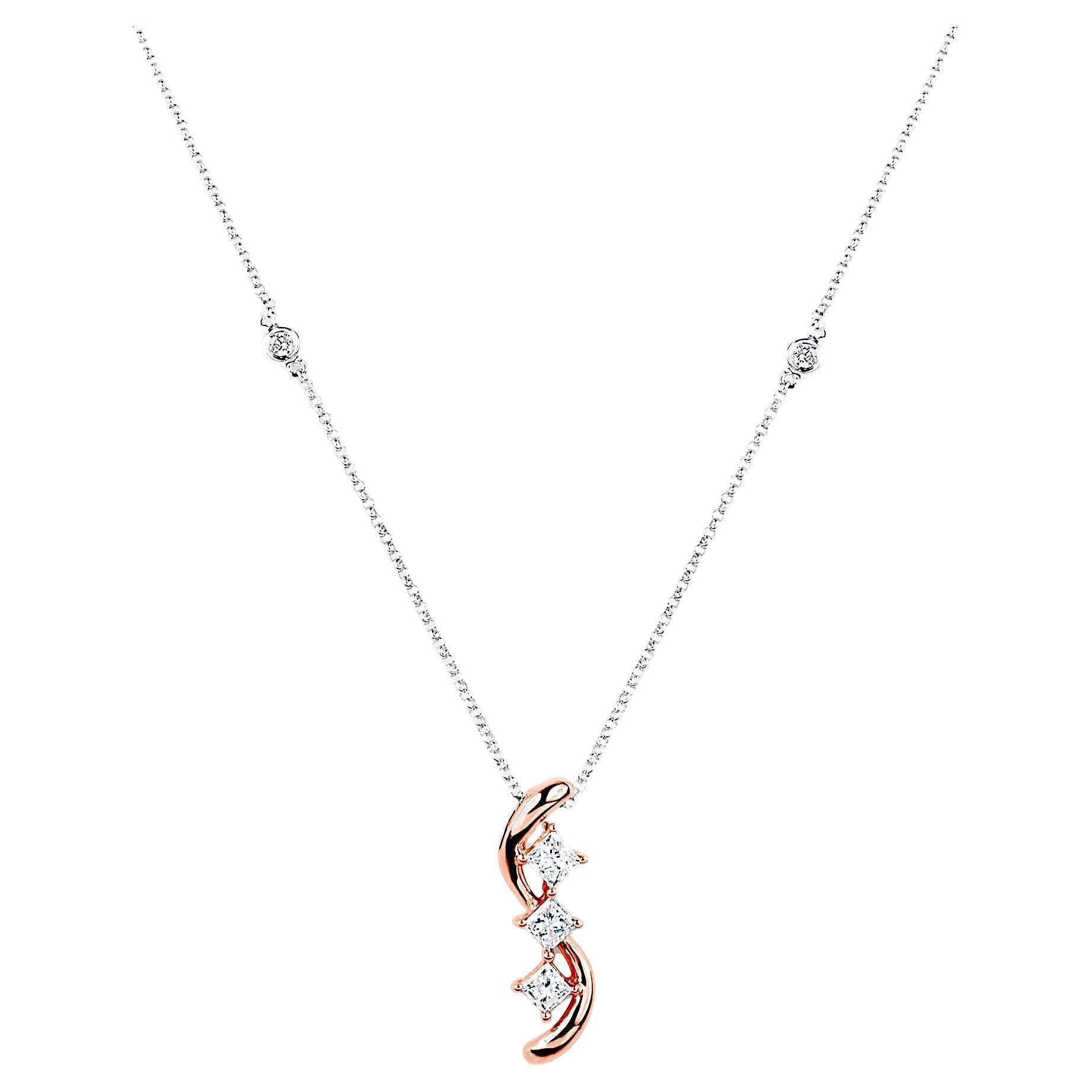 Collier en or rose et blanc avec diamants roses et blancs de 0,75 carat en vente