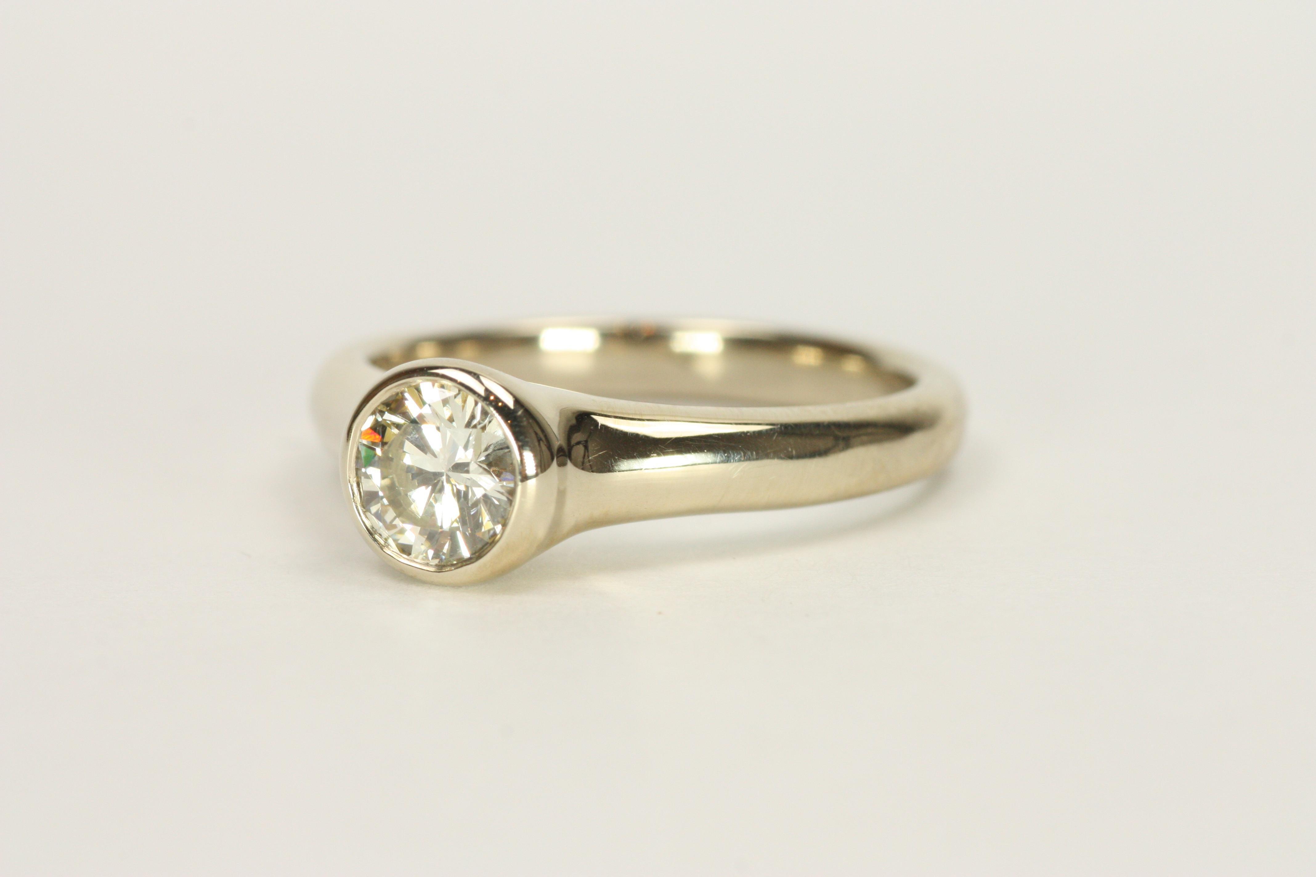 0.75 Carat Round Brilliant Cut Bezel Solitaire 14K Engagement Ring For Sale 1