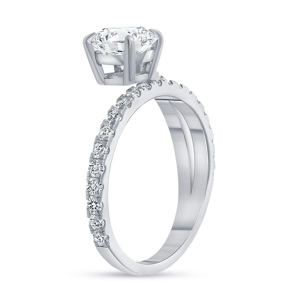 For Sale:  0.75 Carat Round Brilliant Cut Diamond Engagement Ring Design 0.50 Carat Center 4