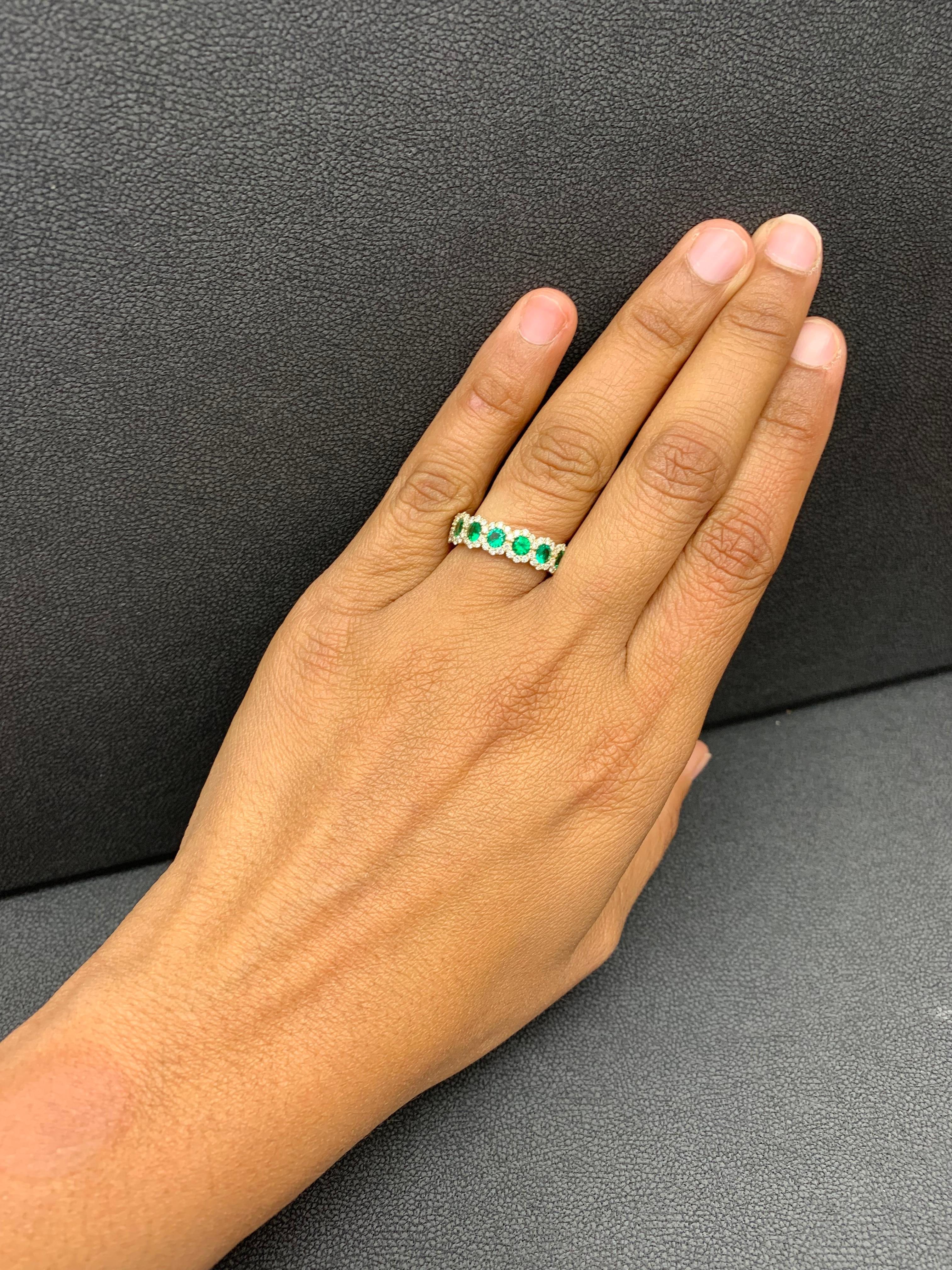 0.75 Carat Round Cut Emerald and Diamond Halfway Wedding Band in 14K Yellow Gold In New Condition For Sale In NEW YORK, NY