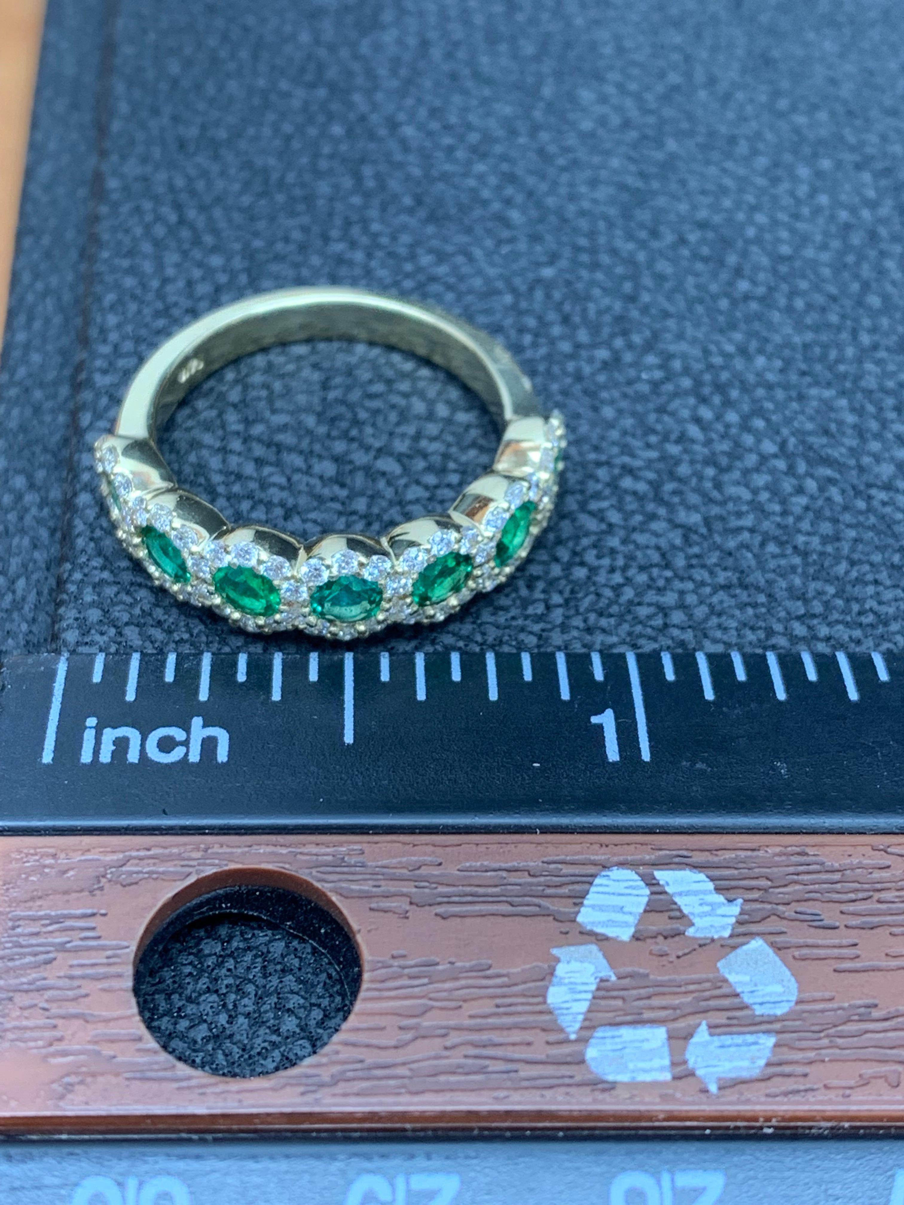 0.75 Carat Round Cut Emerald and Diamond Halfway Wedding Band in 14K Yellow Gold For Sale 4