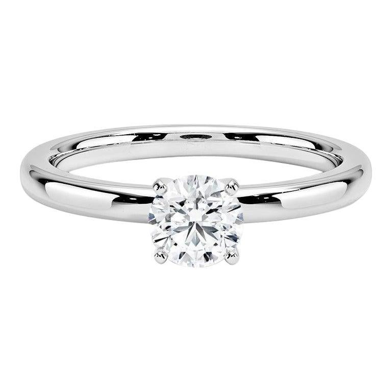 0.75 Carat Round Diamond 4-prong Ring in 14k White Gold In New Condition For Sale In Chicago, IL
