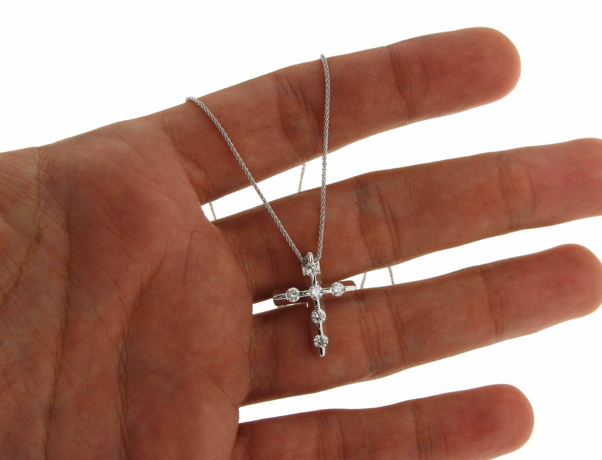 Women's or Men's 0.75 Carat Round Diamonds 14 Karat White Gold Cross Pendant Necklace For Sale