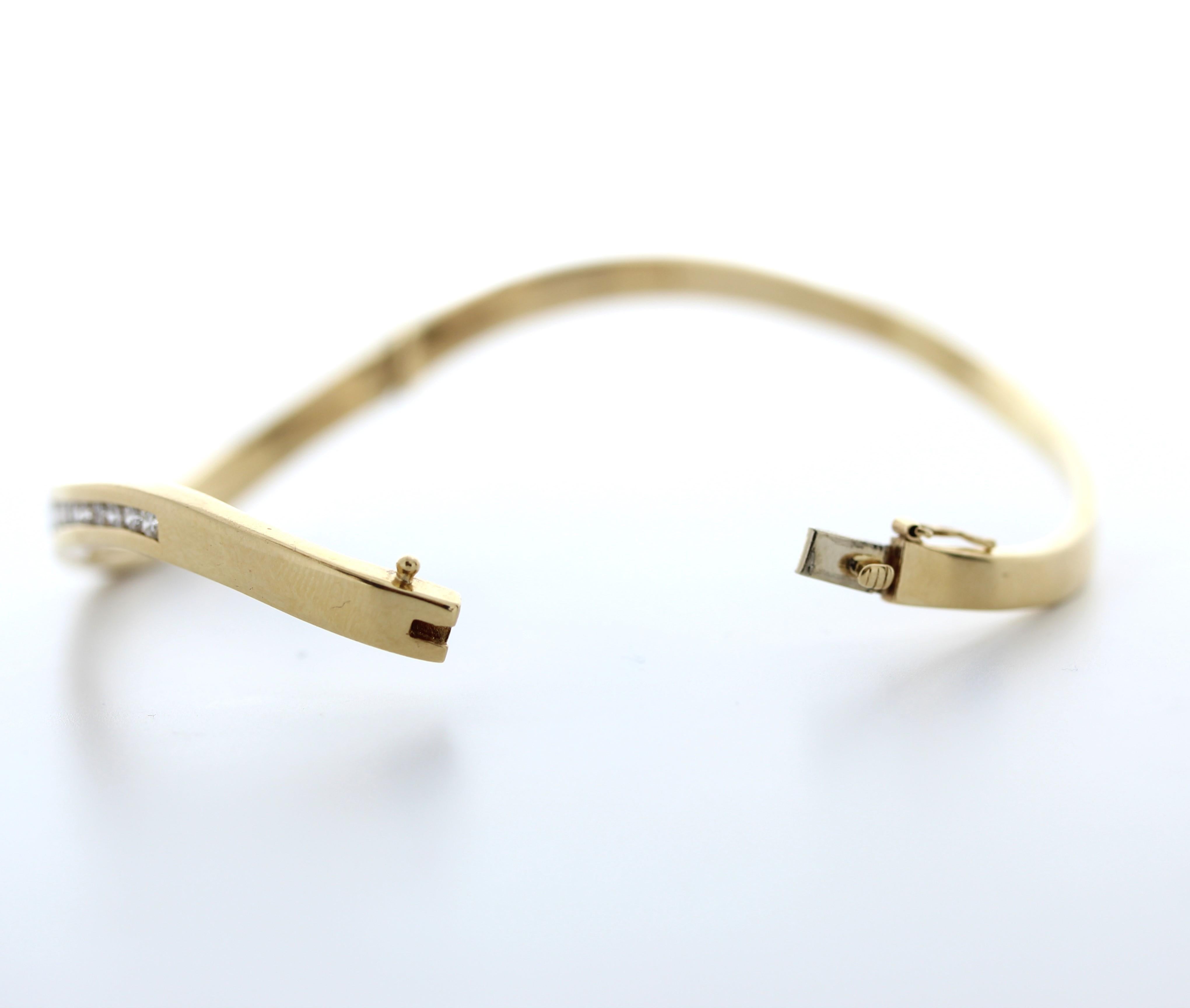 Round Cut 0.75 Carat Round Fashion Bracelets 14K Yellow Gold For Sale