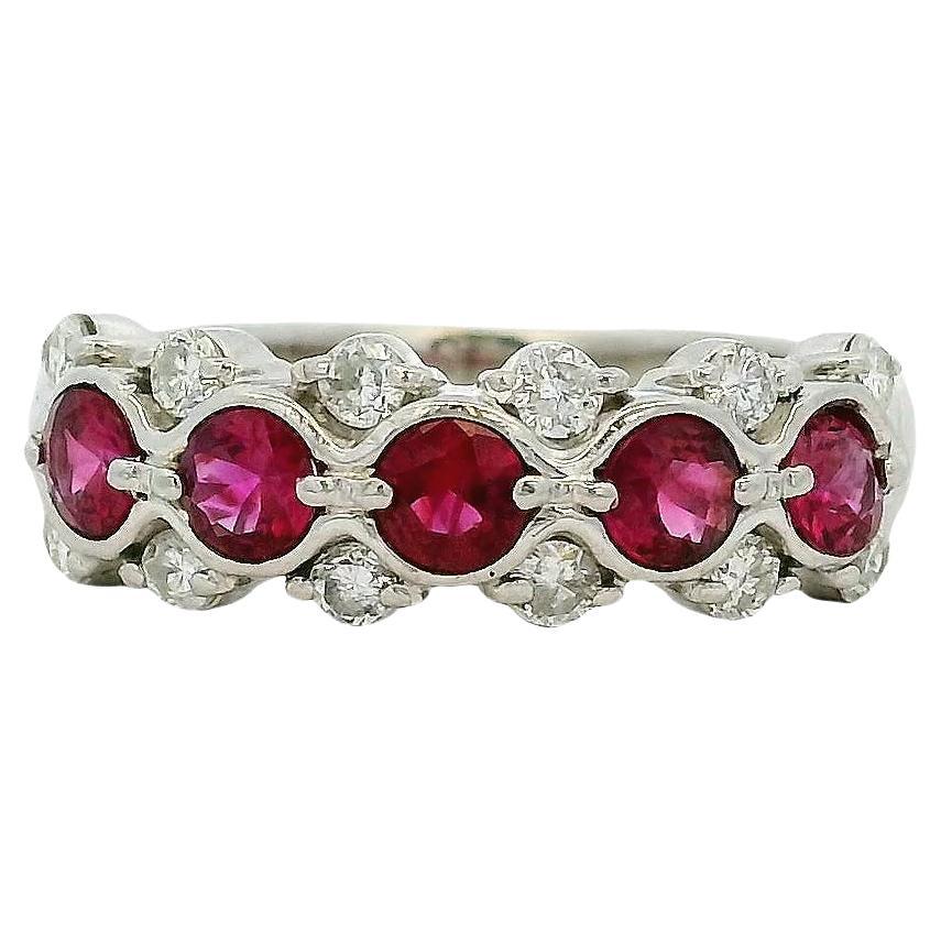 0.75 Carat Round Ruby Bezel Set Diamond Ring Platinum in Stock en vente