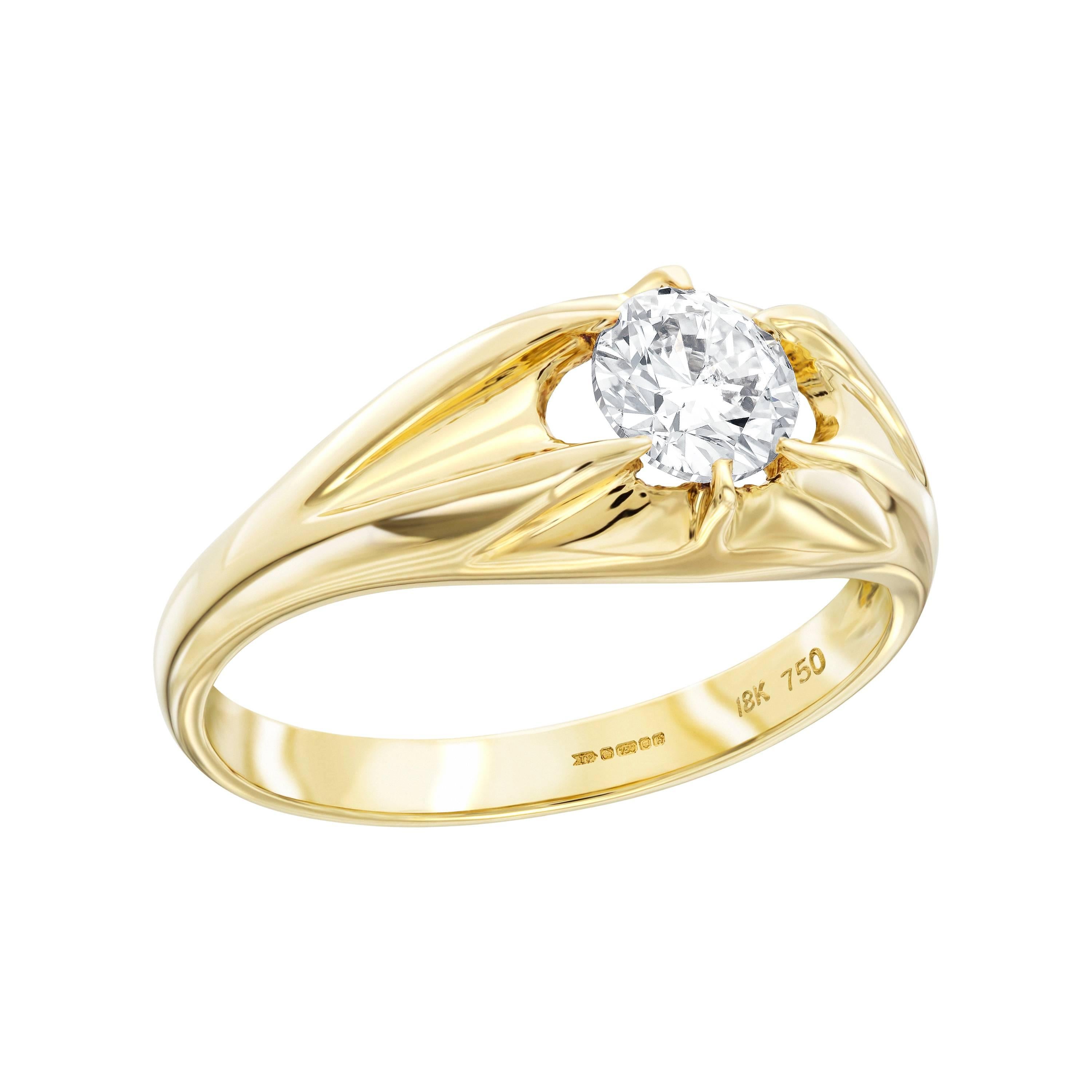 0.75 Carat Round White Diamond 18 Karat Yellow Gold Men's Claw Set Band Ring For Sale