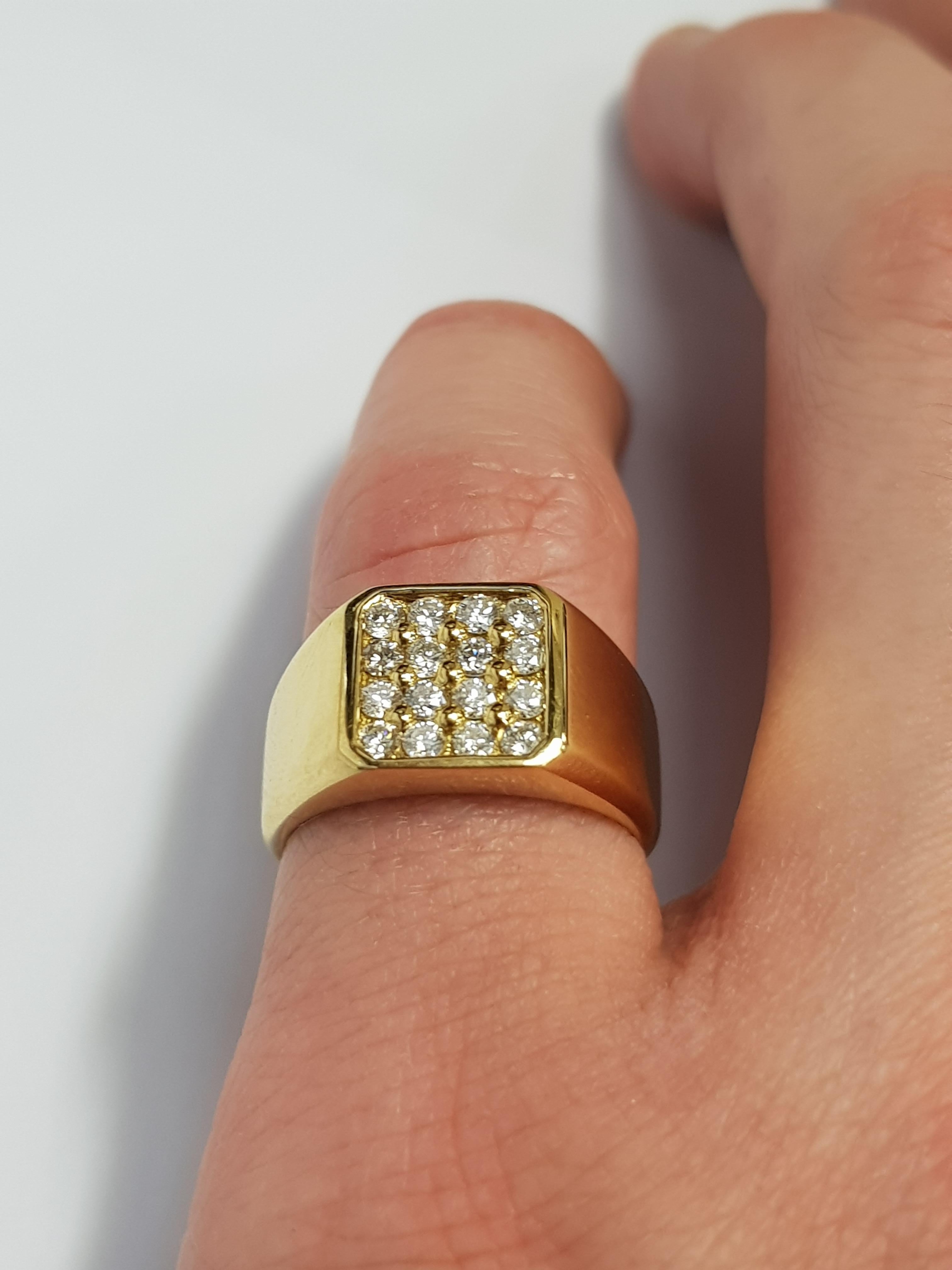 Modern 0.75 Carat Round White Diamond 18 Karat Yellow Gold Bespoke Men's Signet Ring For Sale