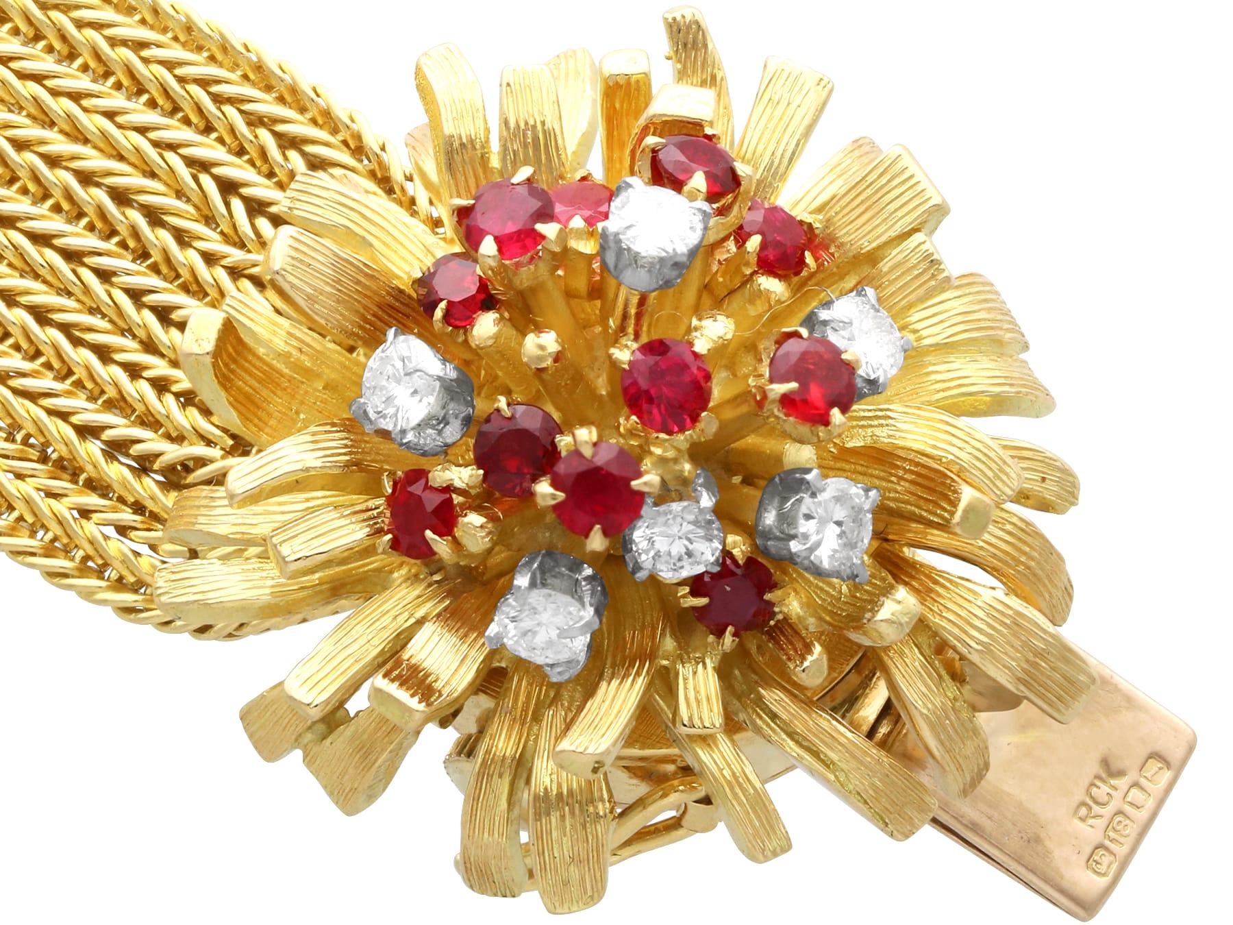 Orologio in oro giallo 18k con rubino da 0,75 carati e diamanti da 0,52 carati - Vintage 1964 in vendita 4