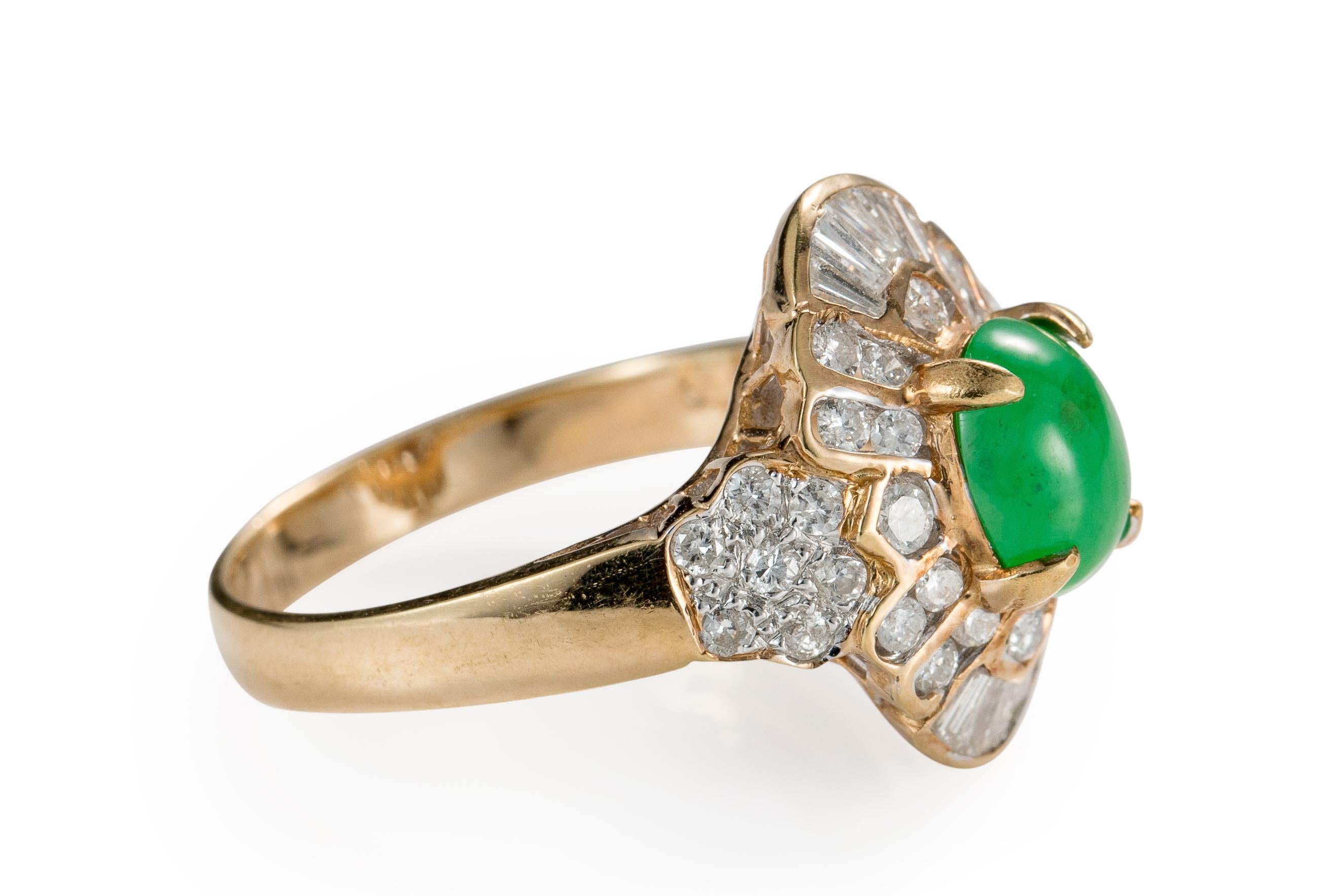 0.75 Carat Total Diamond and Jade Cocktail Ring, 18 Karat Gold For Sale 1