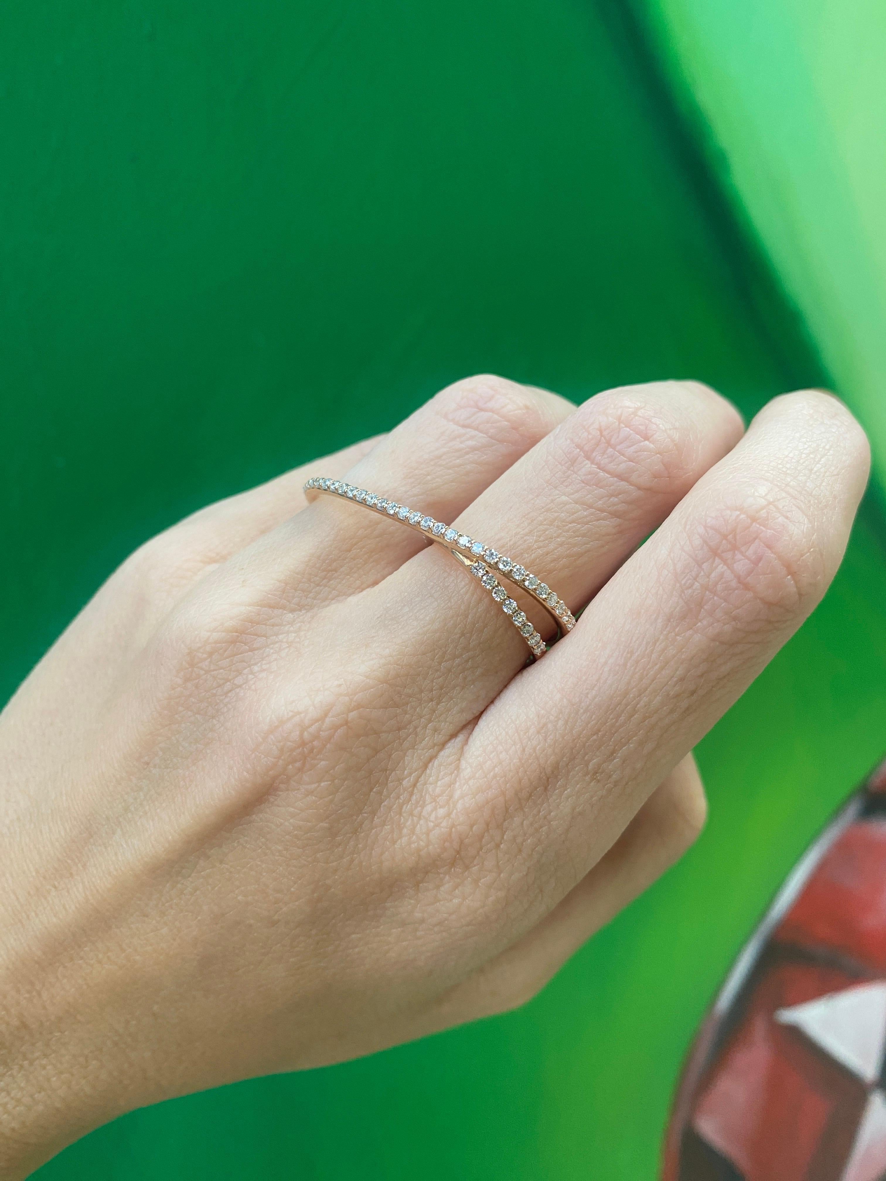 0.75 Carat Total Weight Multi Finger Diamond Ring in 18 Karat Yellow Gold For Sale 4