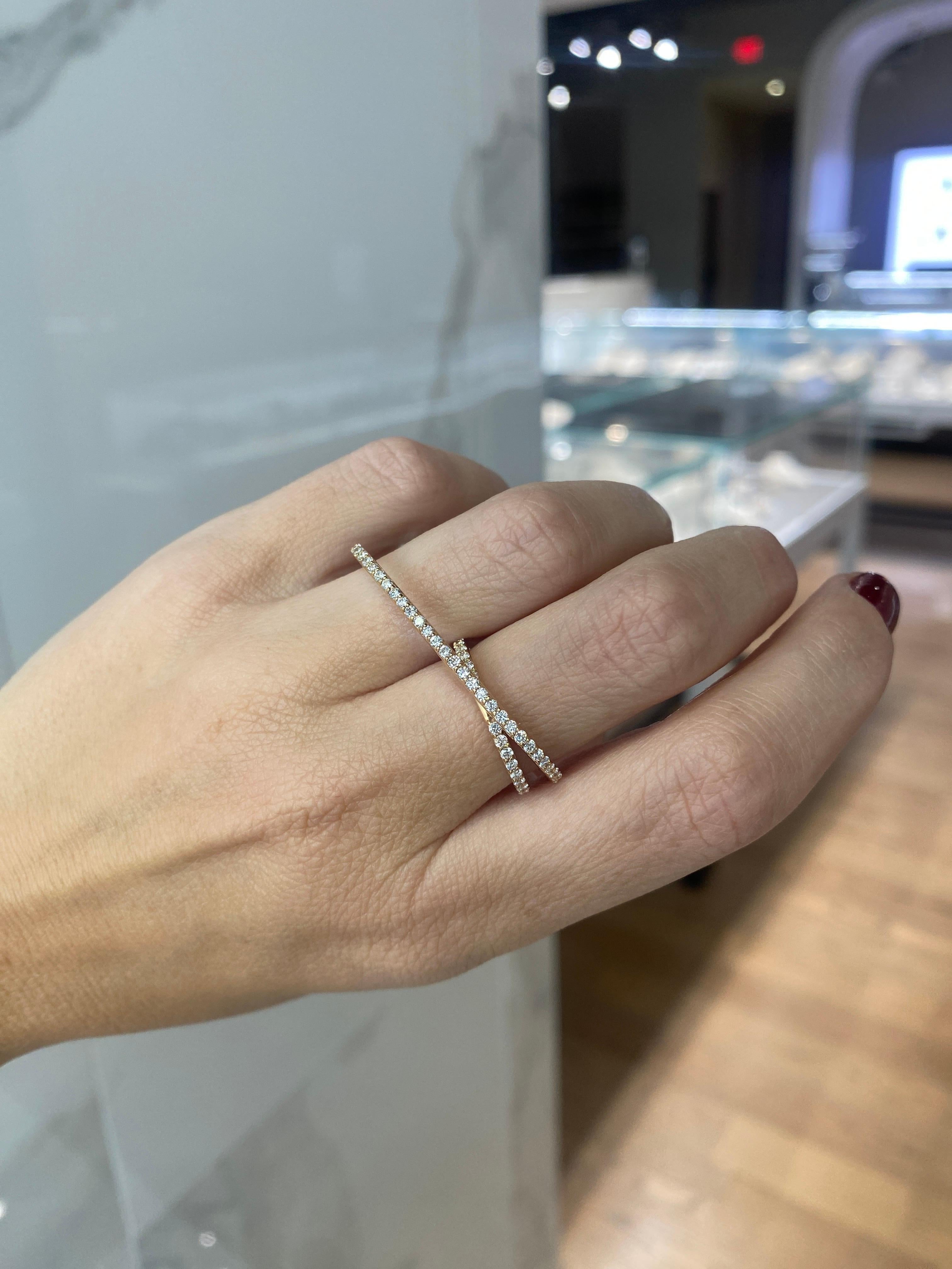 0.75 Carat Total Weight Multi Finger Diamond Ring in 18 Karat Yellow Gold In New Condition In Houston, TX