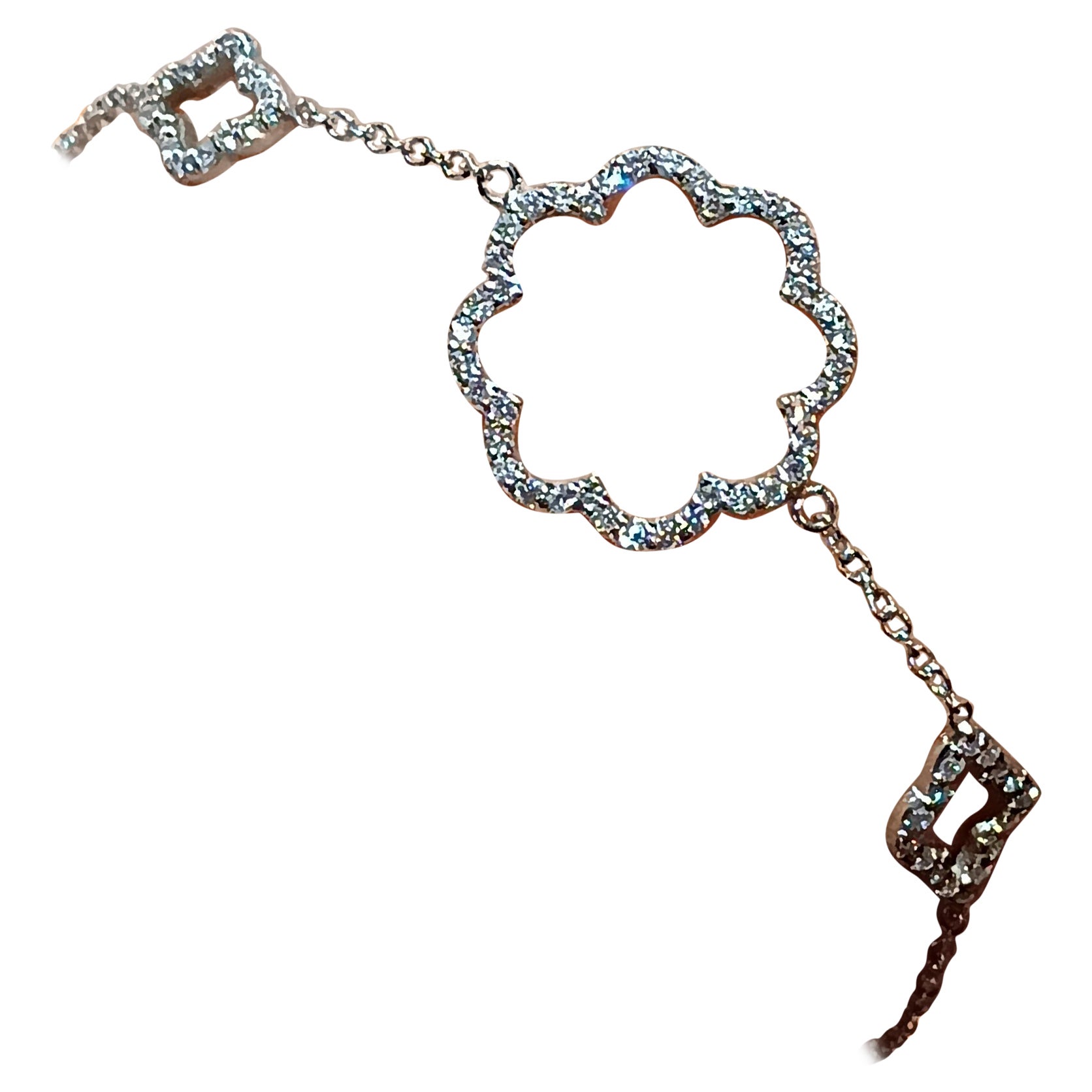 Prächtiger und heller Diamant der Farbe VS G  Karat 0,75  Armband aus 18 Karat Weißgold Gewicht: 4,06 Diamanten insgesamt Steine 75
Schlichtheit in Vollendung, einer unserer meistverkauften Artikel. Die Größe des Armbands beginnt bei 17,5 cm und ist