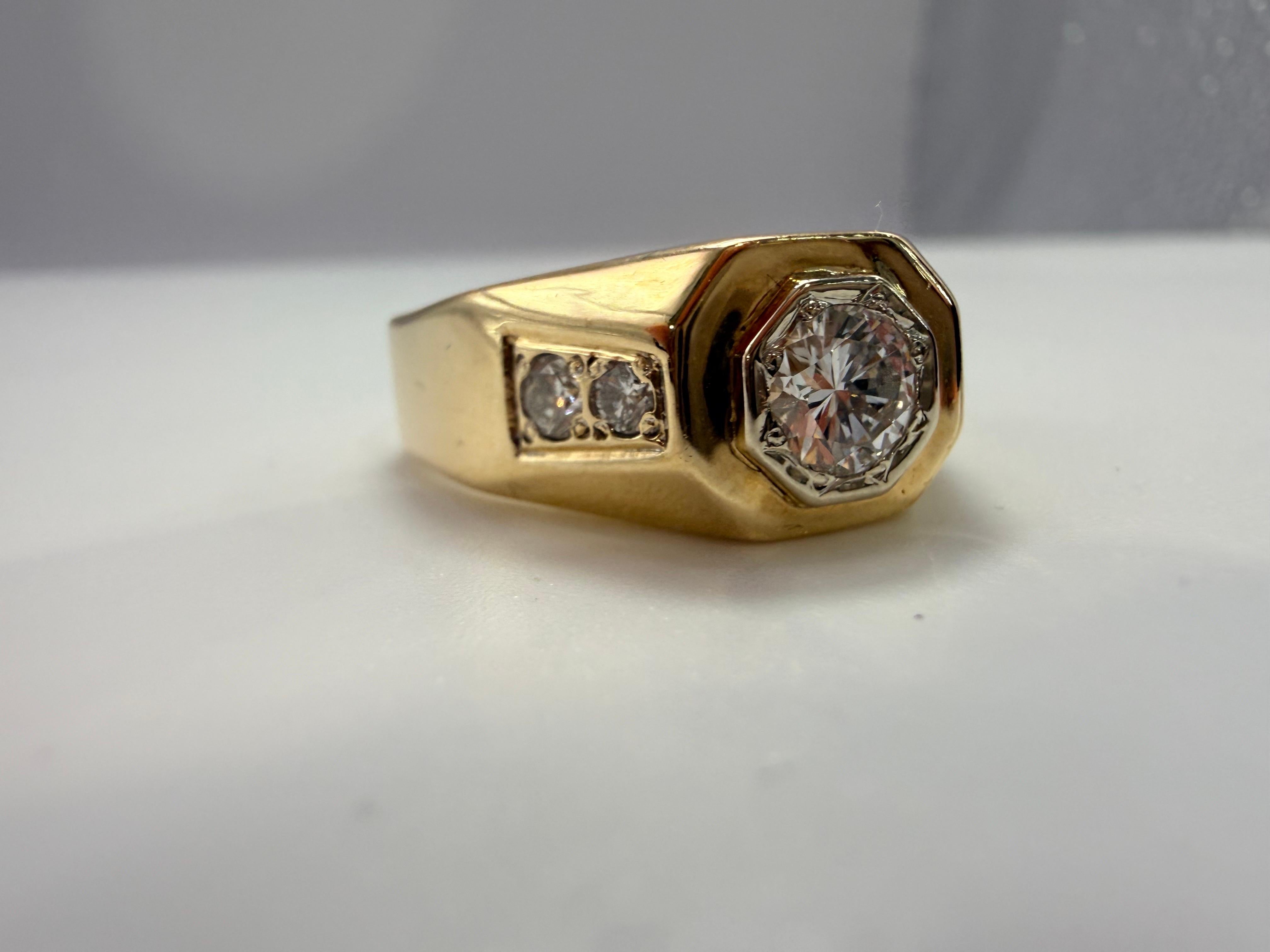 0,75 Karat Herren Diamantring 14KT Gold im Zustand „Hervorragend“ im Angebot in Boca Raton, FL